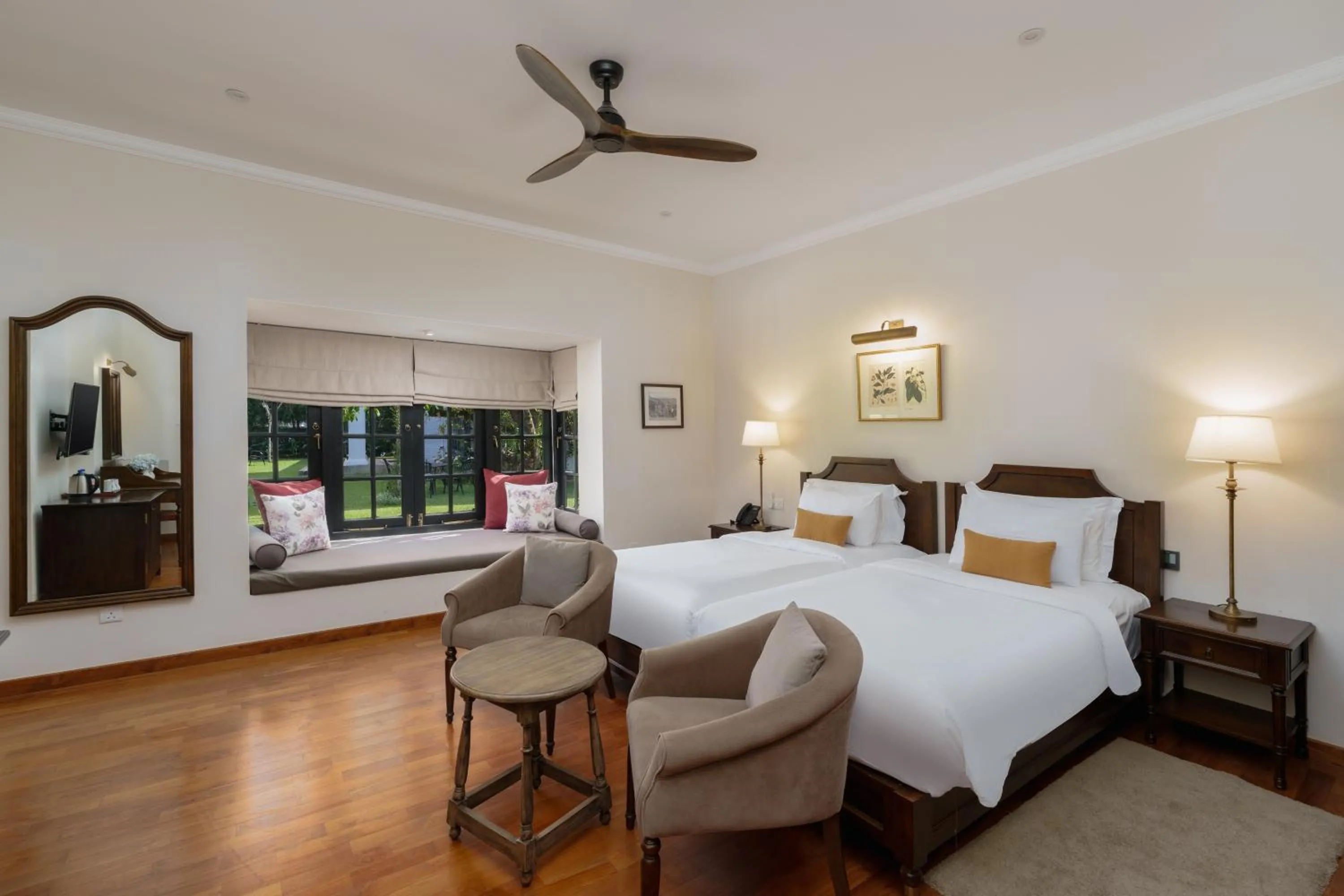 Bed in Chimneys Nuwara Eliya