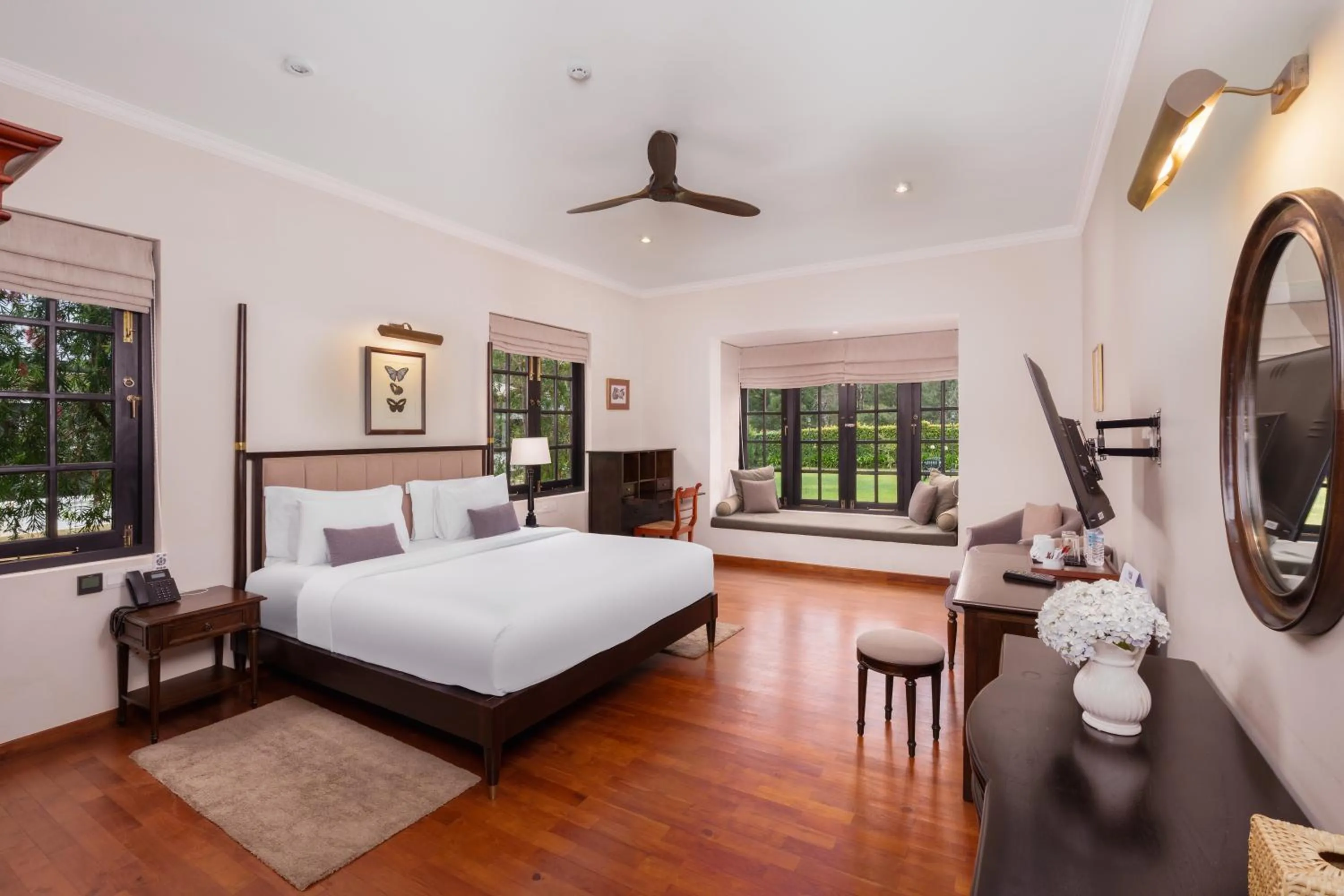 Bed in Chimneys Nuwara Eliya