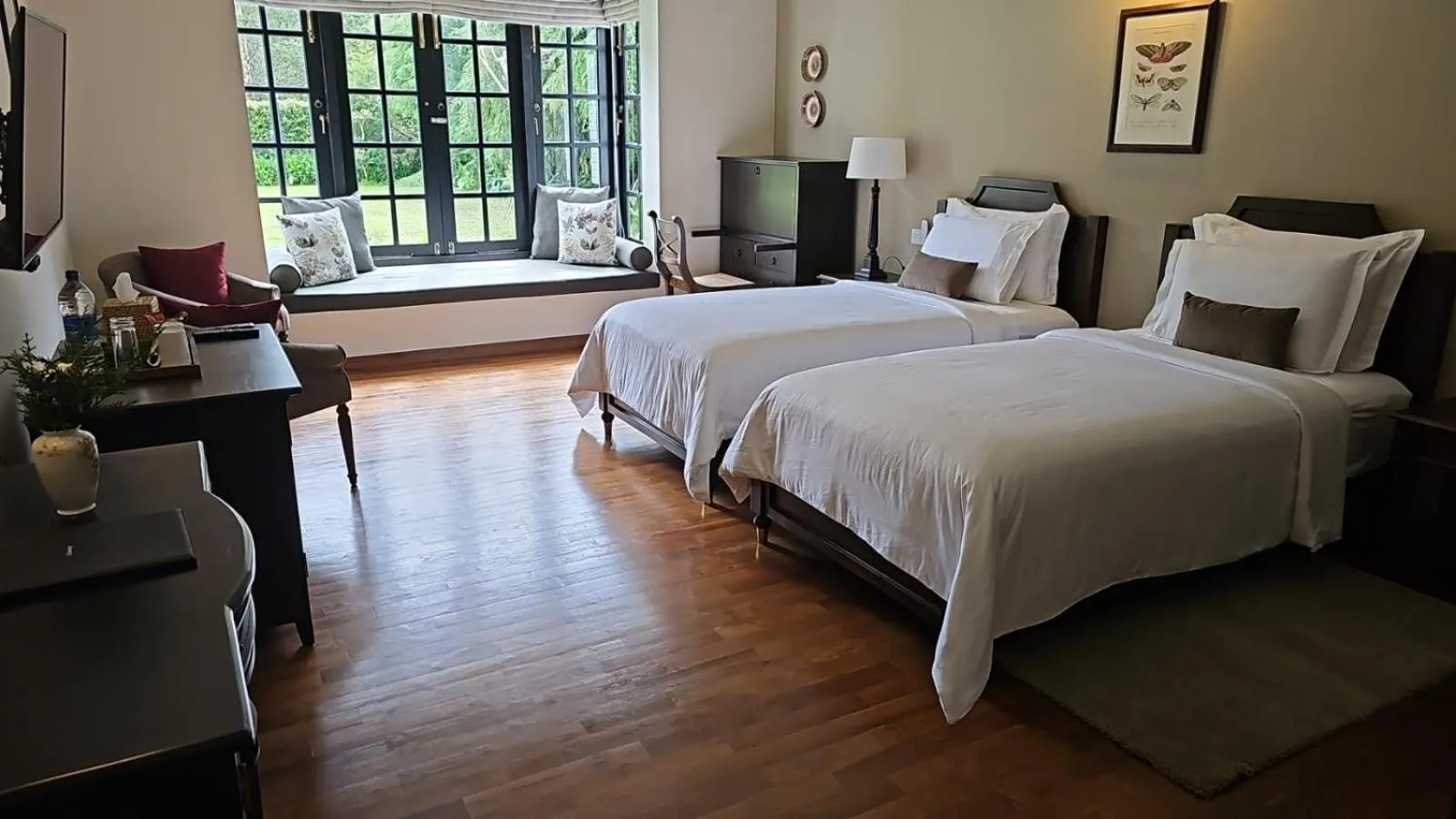 Bed in Chimneys Nuwara Eliya