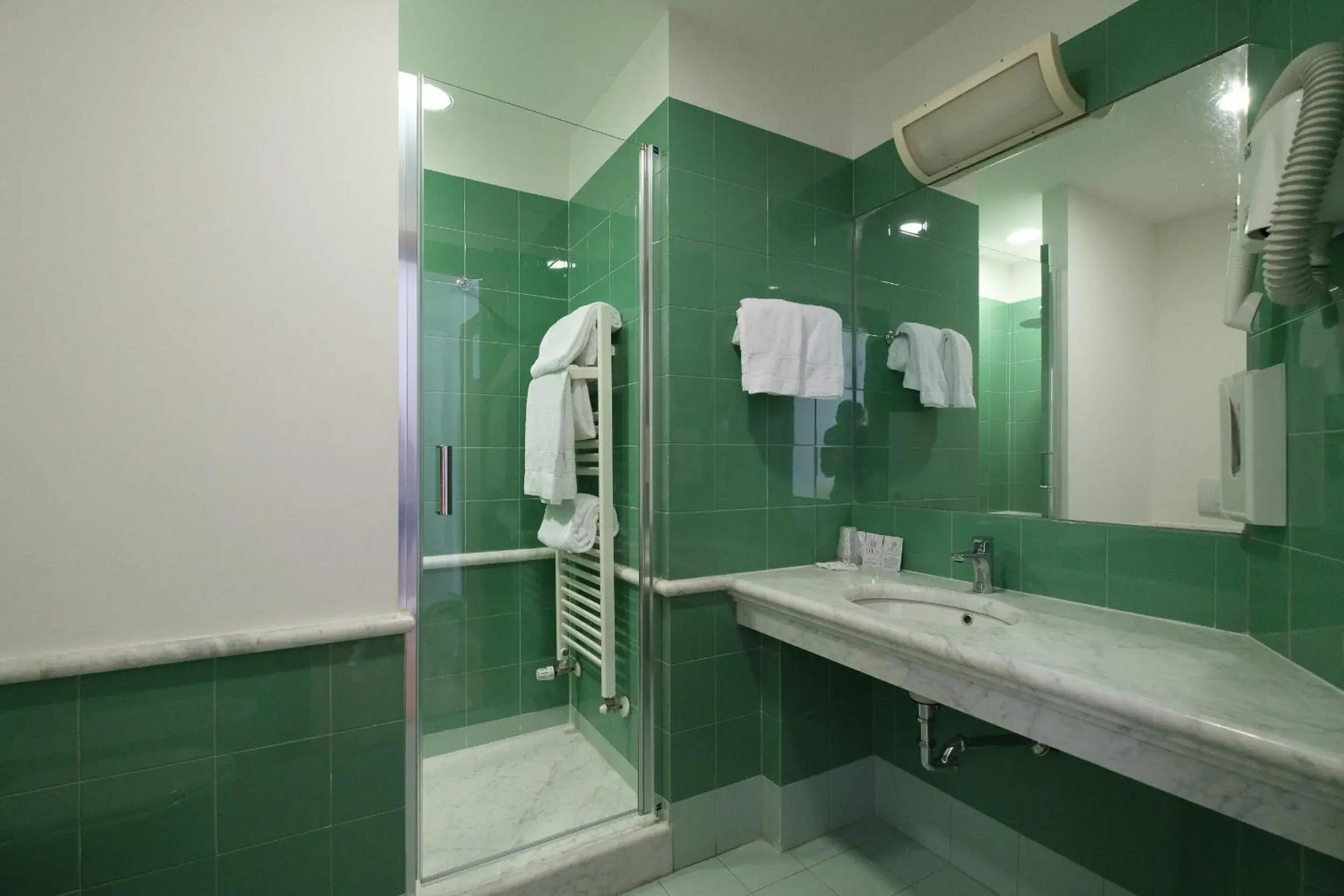 Triple Room in Hotel Portavaldera Triple Room in Hotel Portavaldera