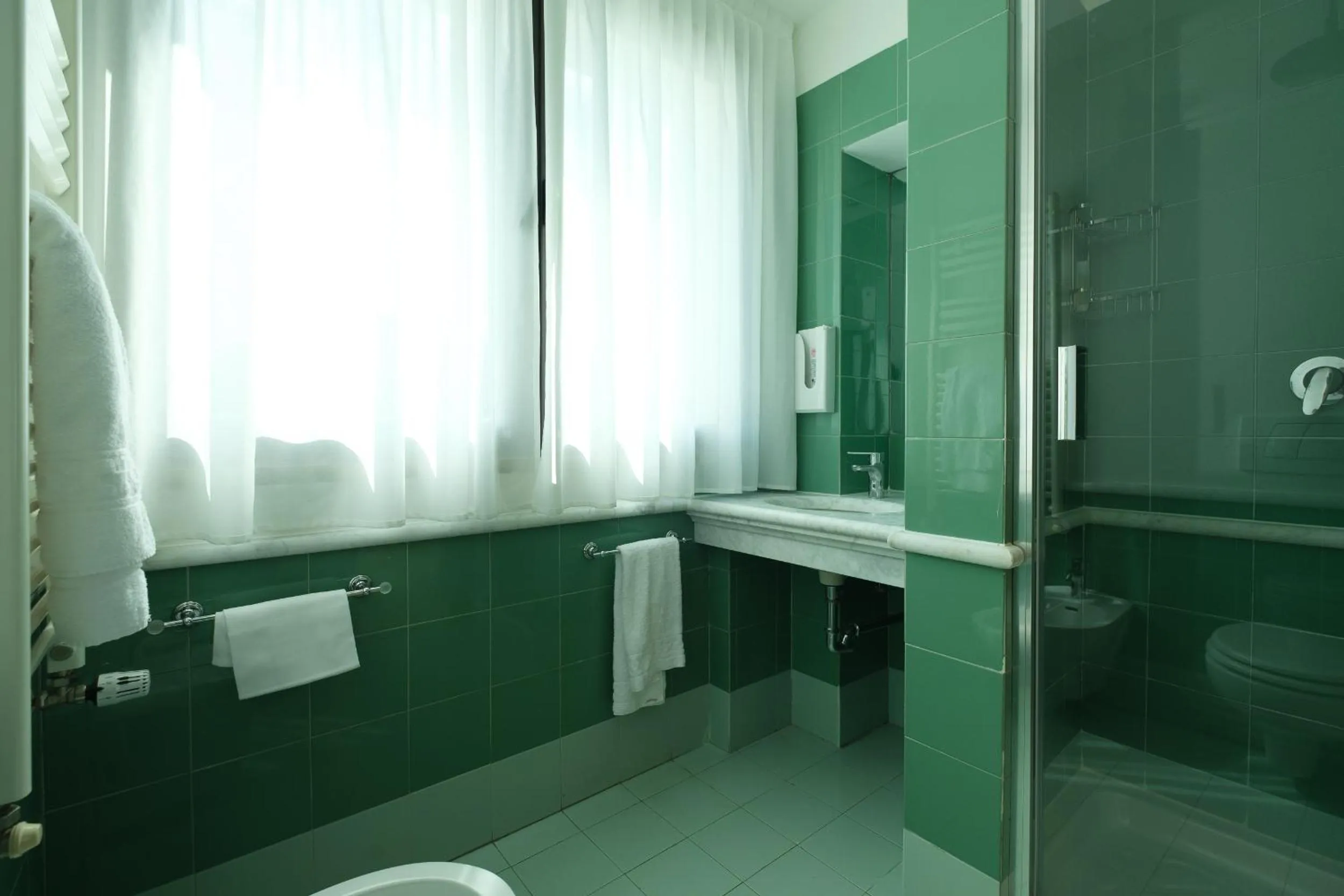 Shower in Hotel Portavaldera