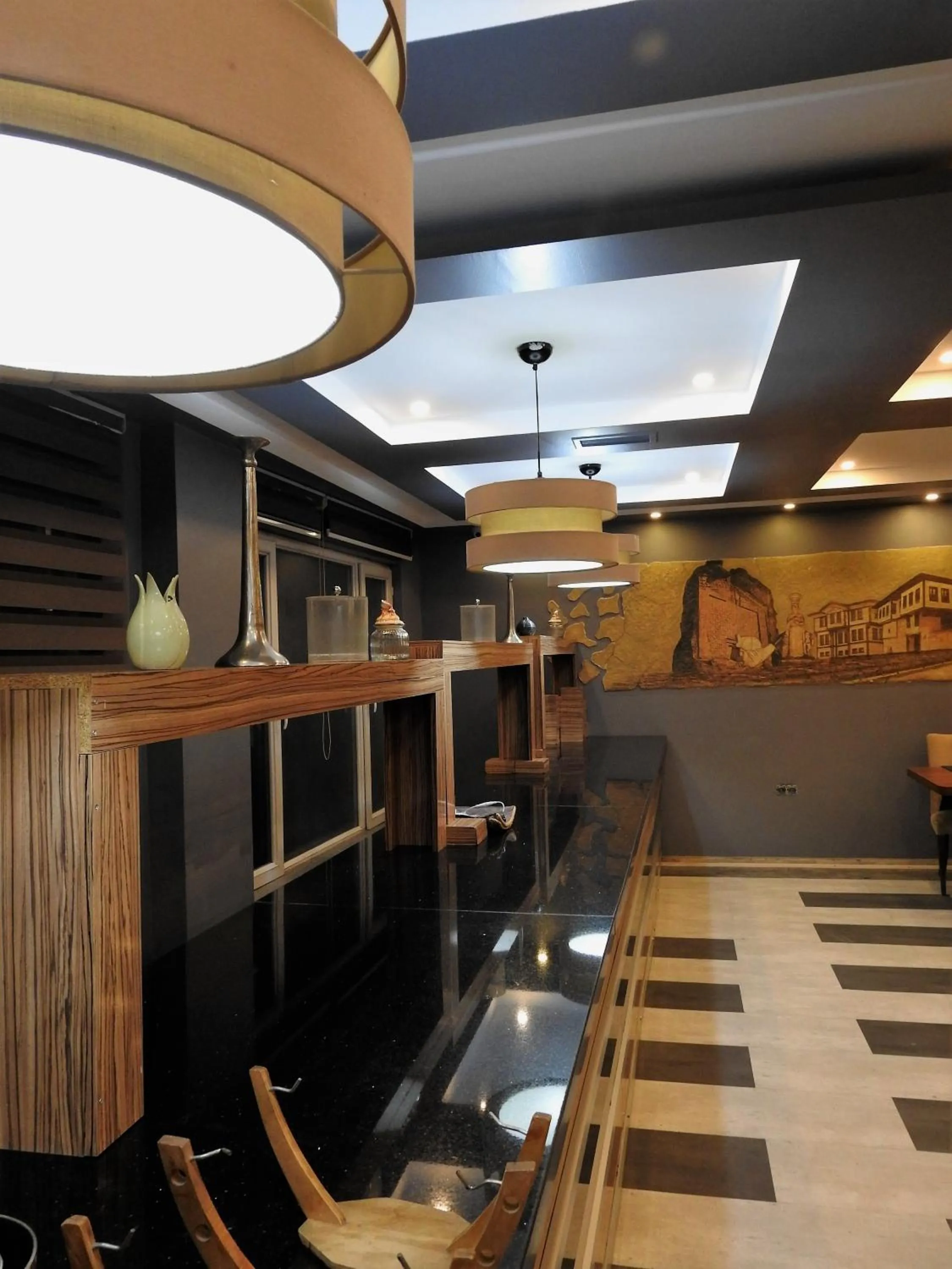 Restaurant/places to eat in INN TOWN HOTEL