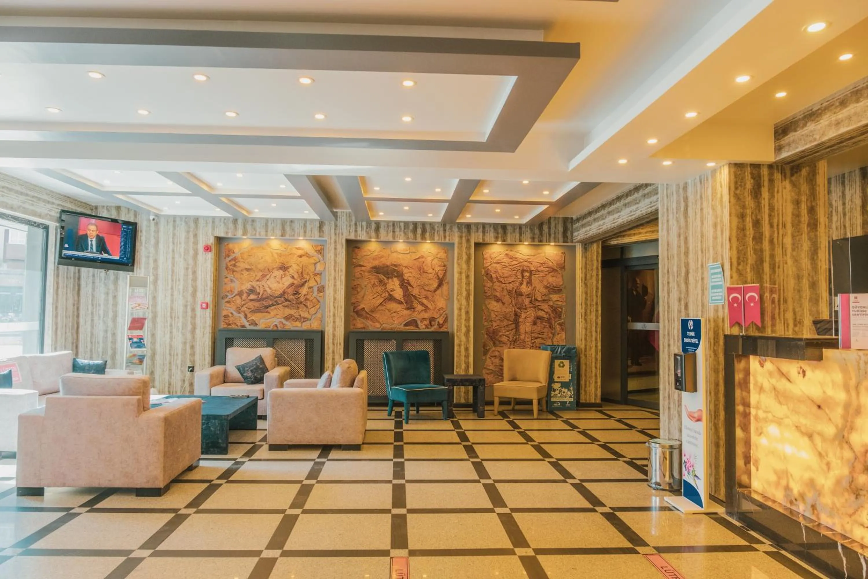 Lobby or reception in INN TOWN HOTEL