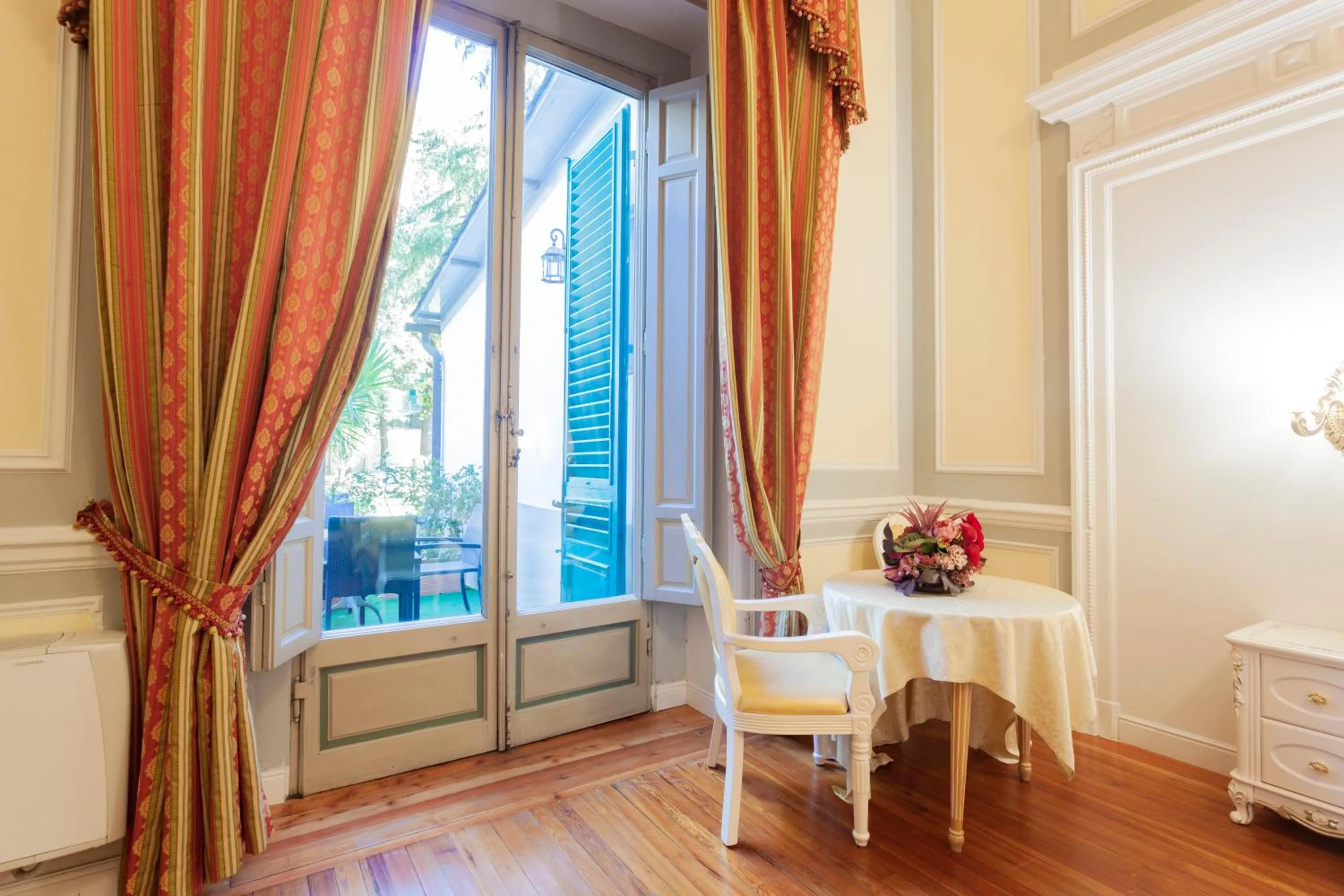 Bedroom in Villa Royal