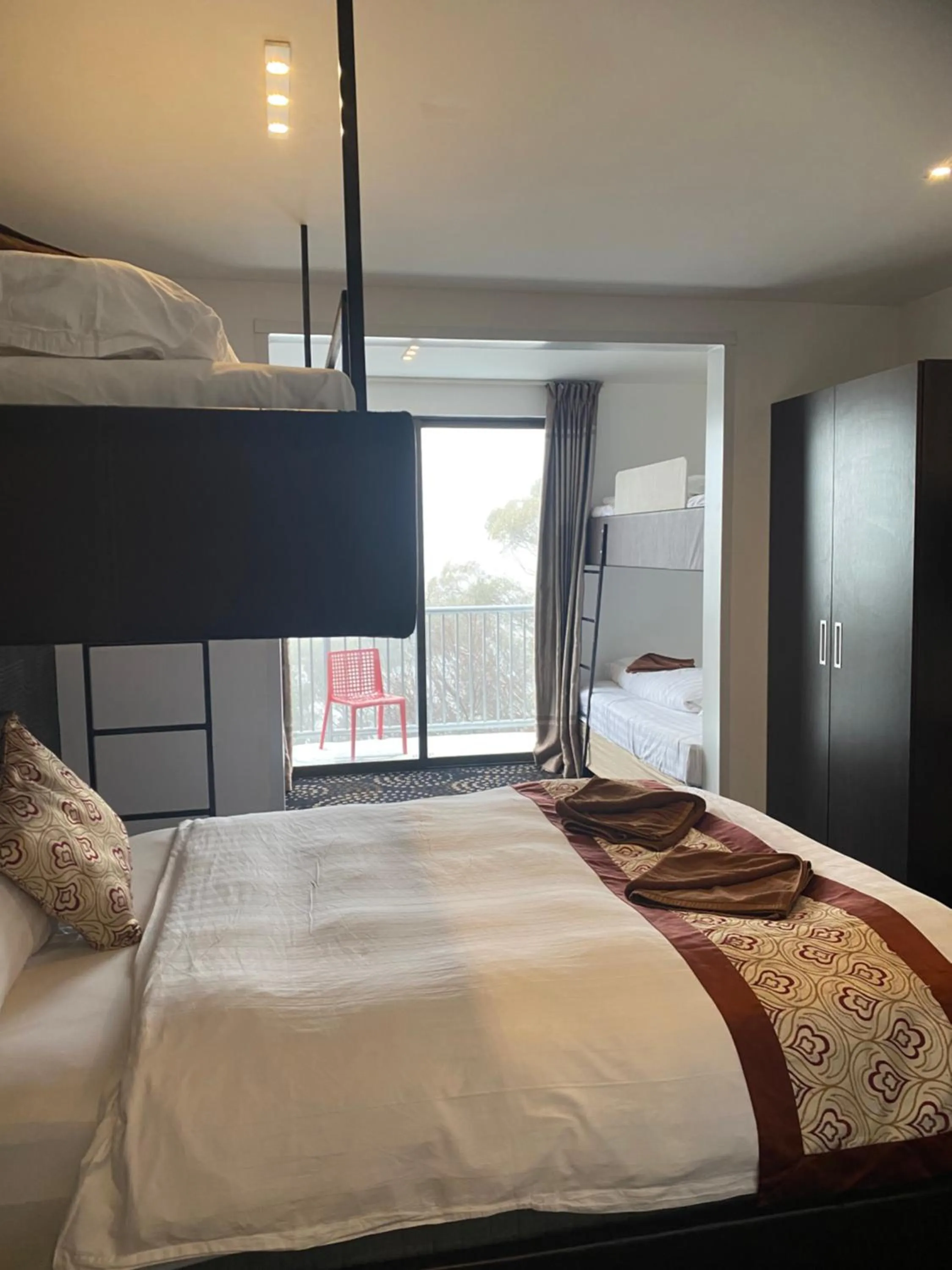 Photo of the whole room, Bed in Duck Inn Mt Buller