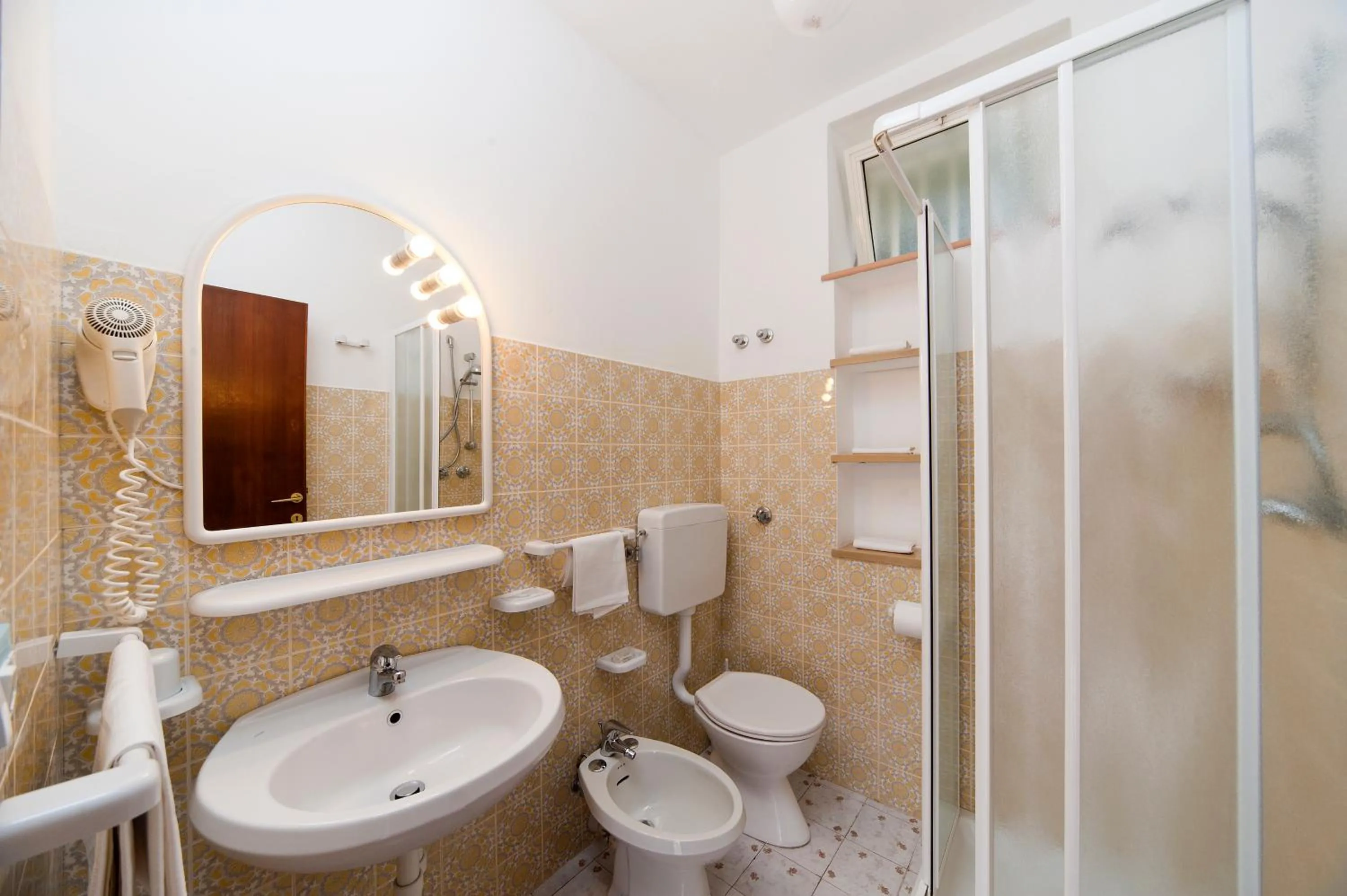 Bathroom in Residence Hotel La Rotonda Sul Mare