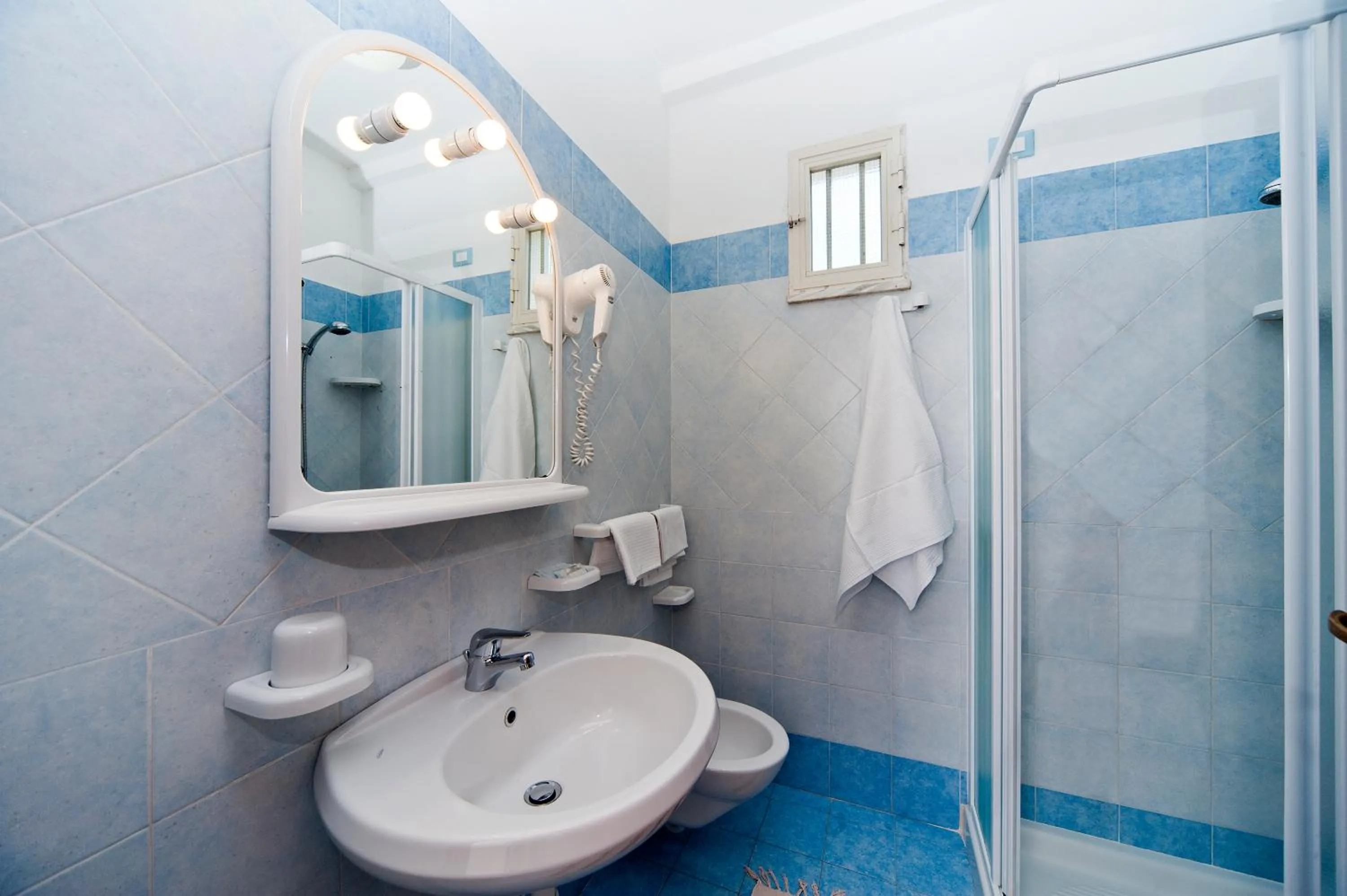 Bathroom in Residence Hotel La Rotonda Sul Mare