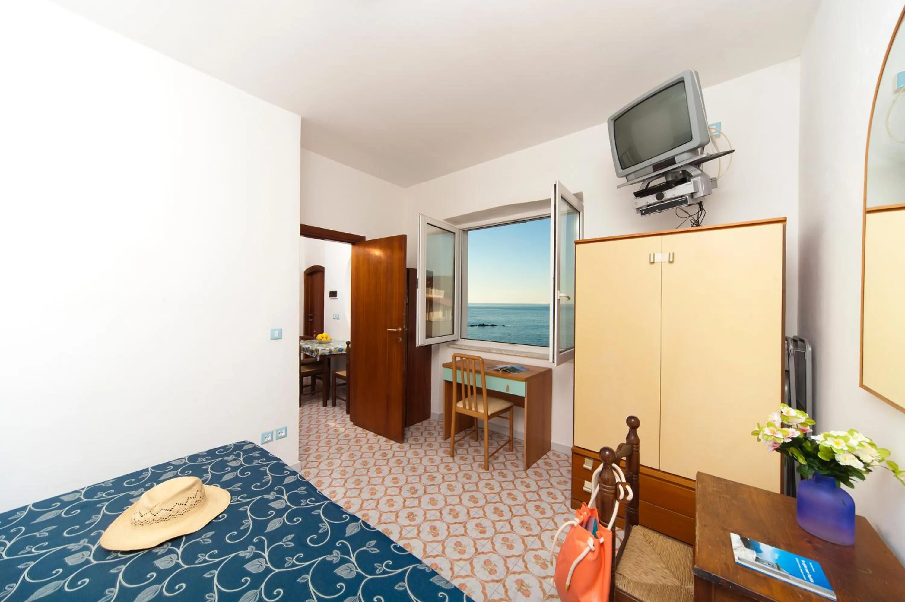 Decorative detail, Bed in Residence Hotel La Rotonda Sul Mare
