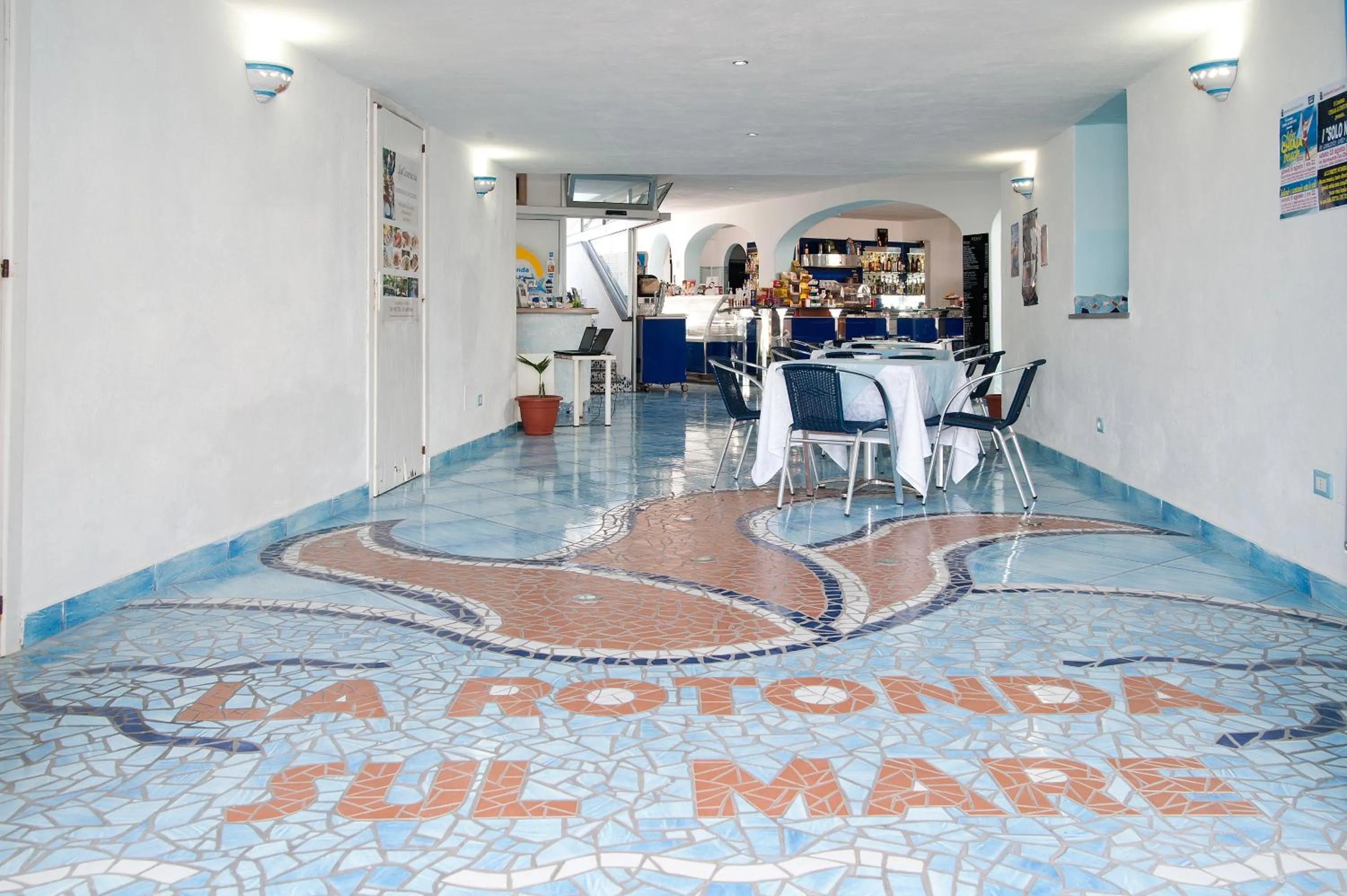Lounge or bar in Residence Hotel La Rotonda Sul Mare