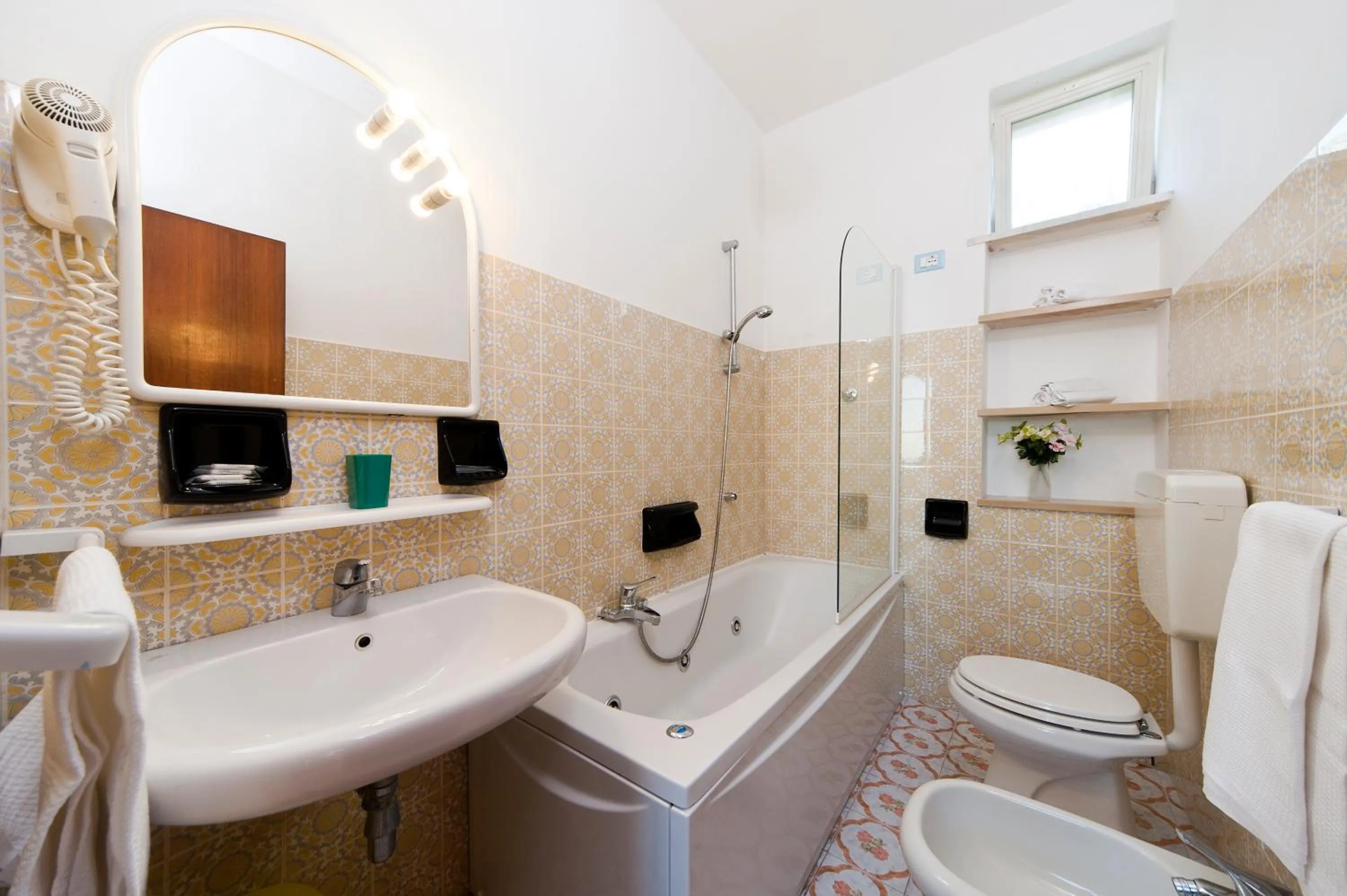 Bathroom in Residence Hotel La Rotonda Sul Mare
