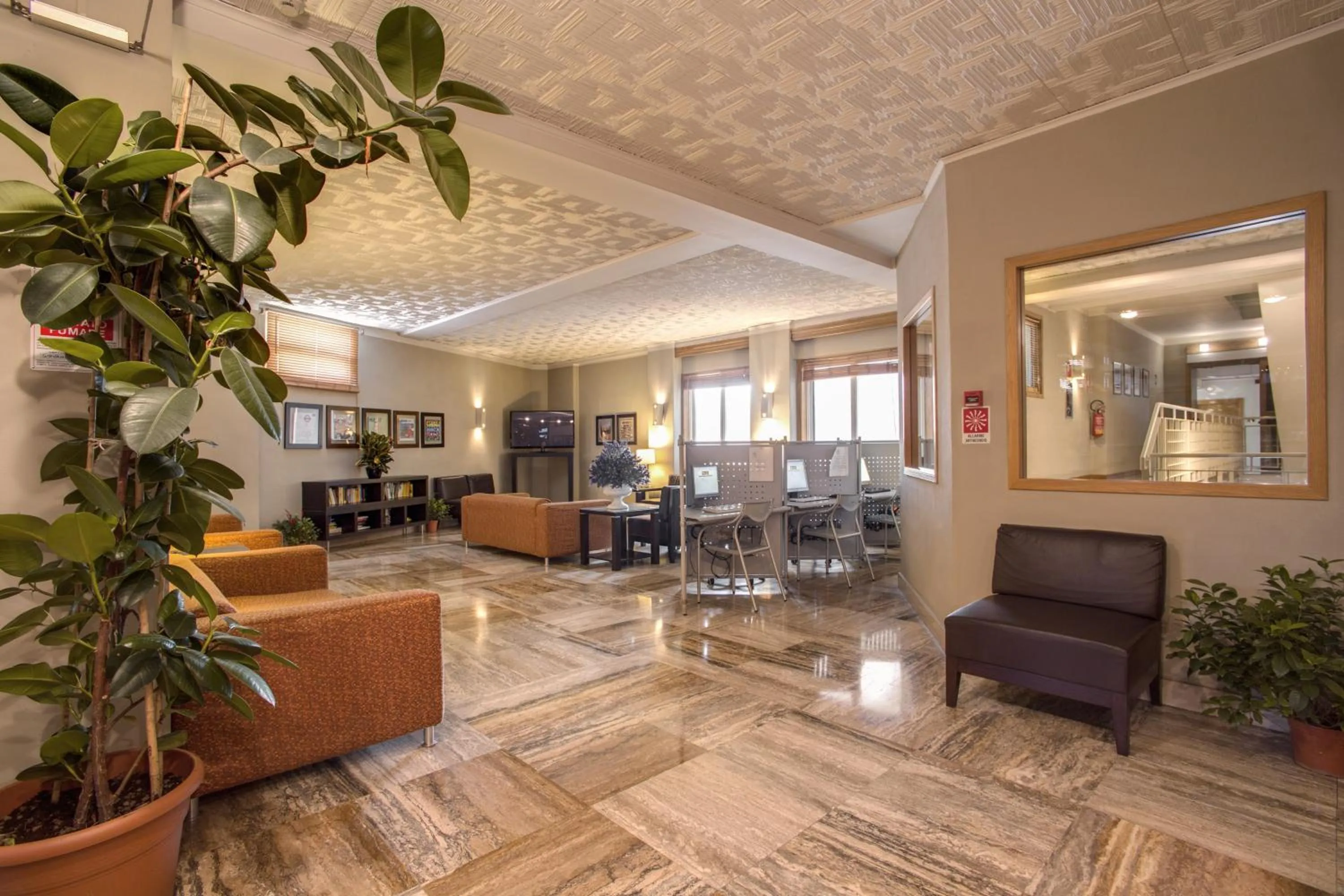 Communal lounge/ TV room in Hotel Delle Nazioni