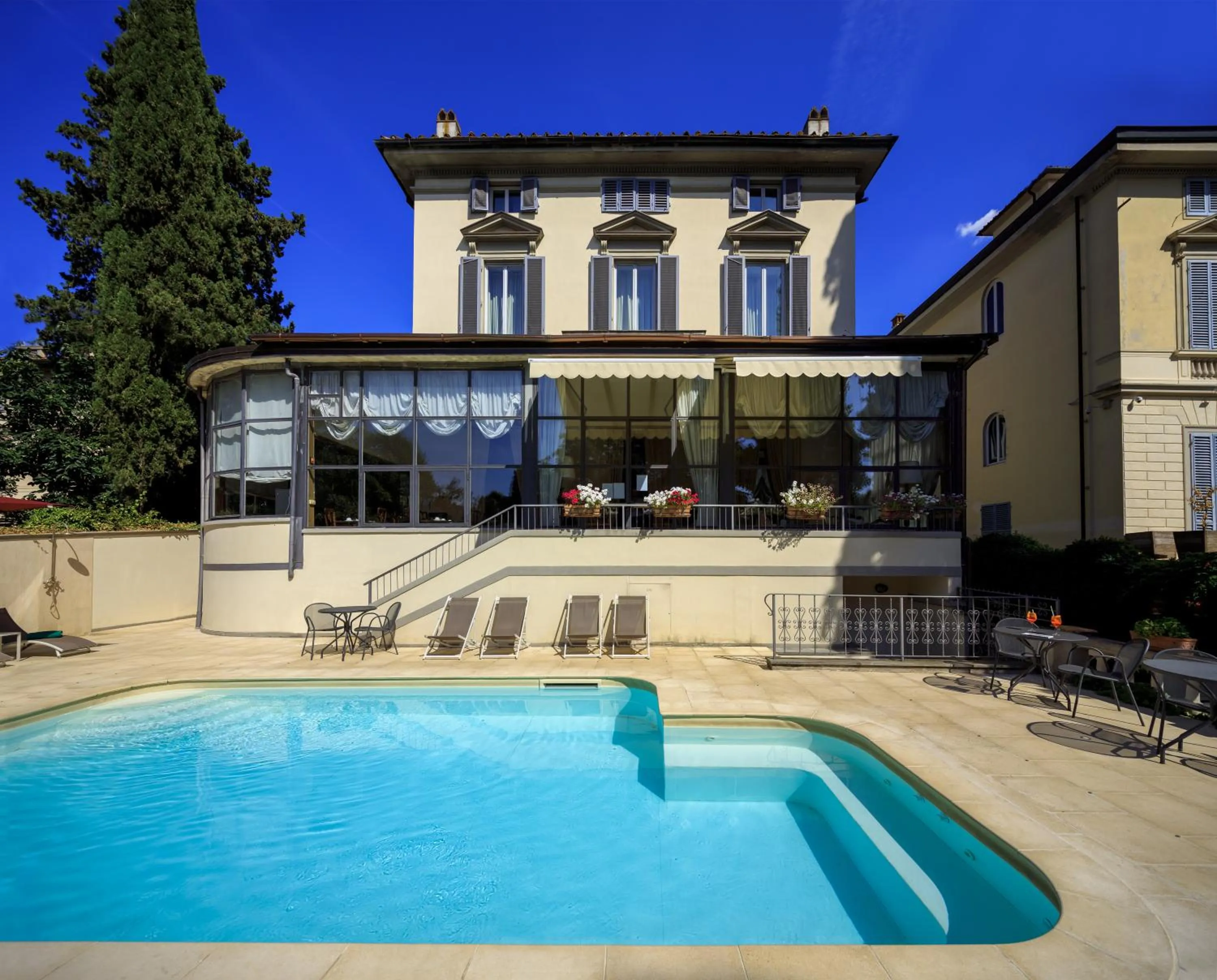 Property building in Hotel Villa Carlotta