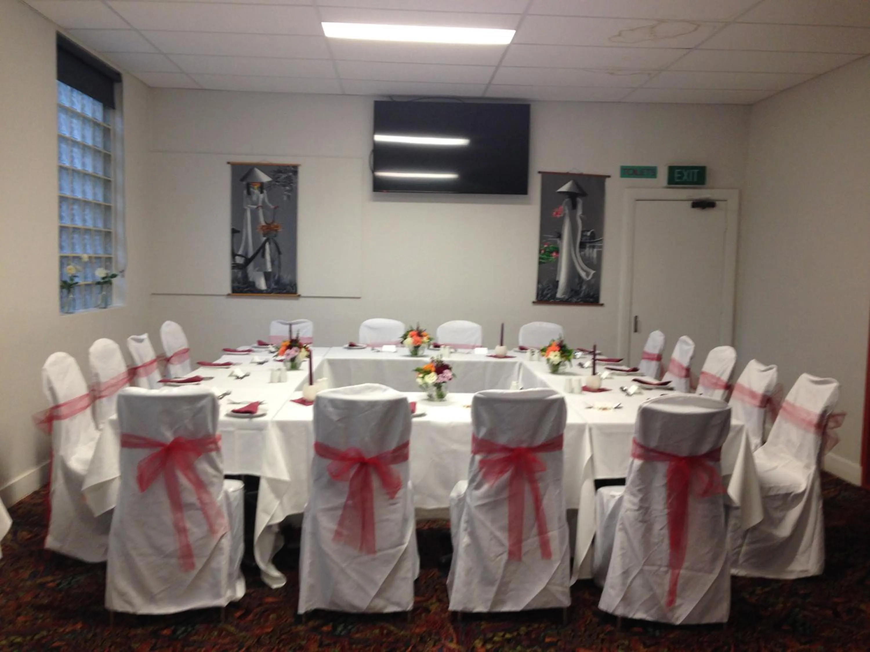 Property building in Burkes Hotel Motel