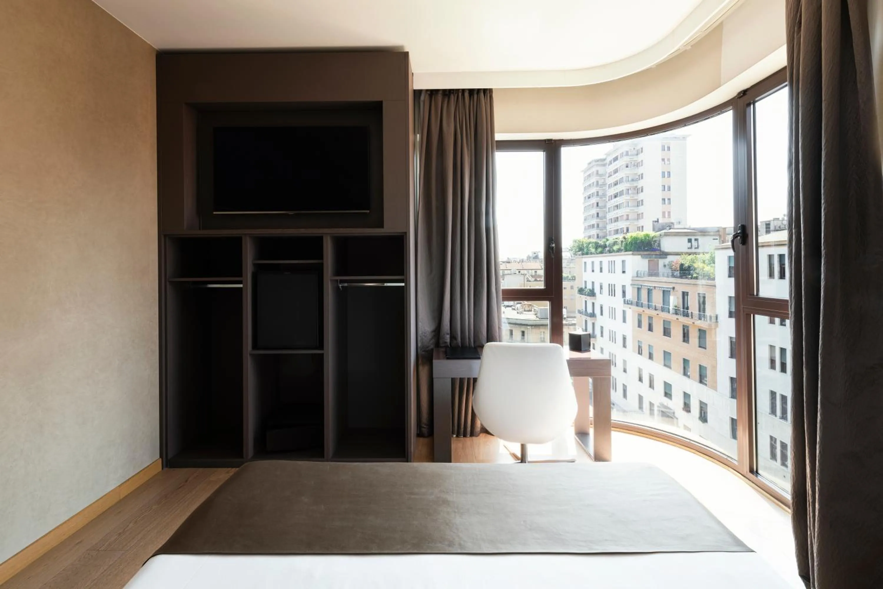 Balcony/Terrace, Bed in Mokinba Hotels Baviera