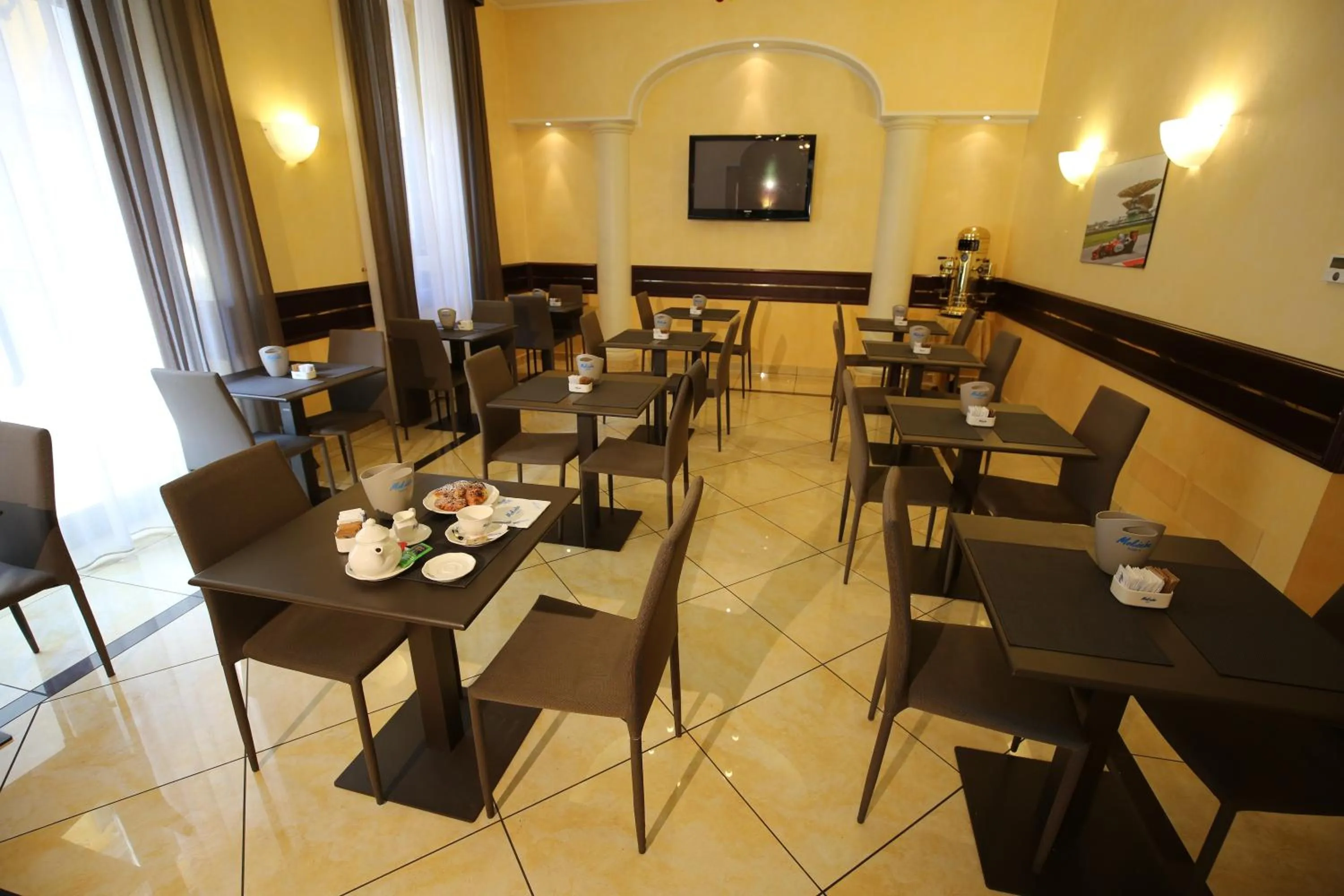 Food and drinks in Mokinba Hotels Baviera