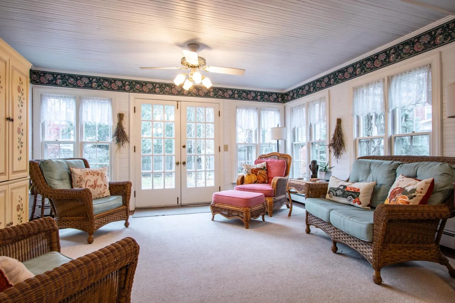 The Oaks Victorian Inn