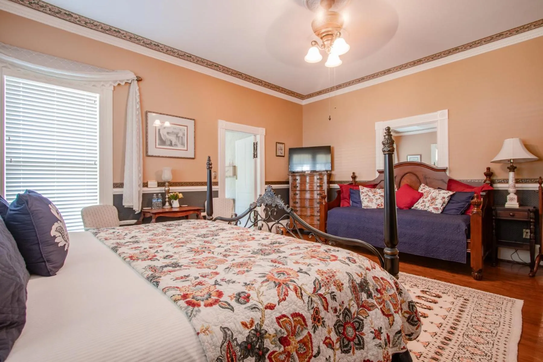 Bed in The Oaks Victorian Inn