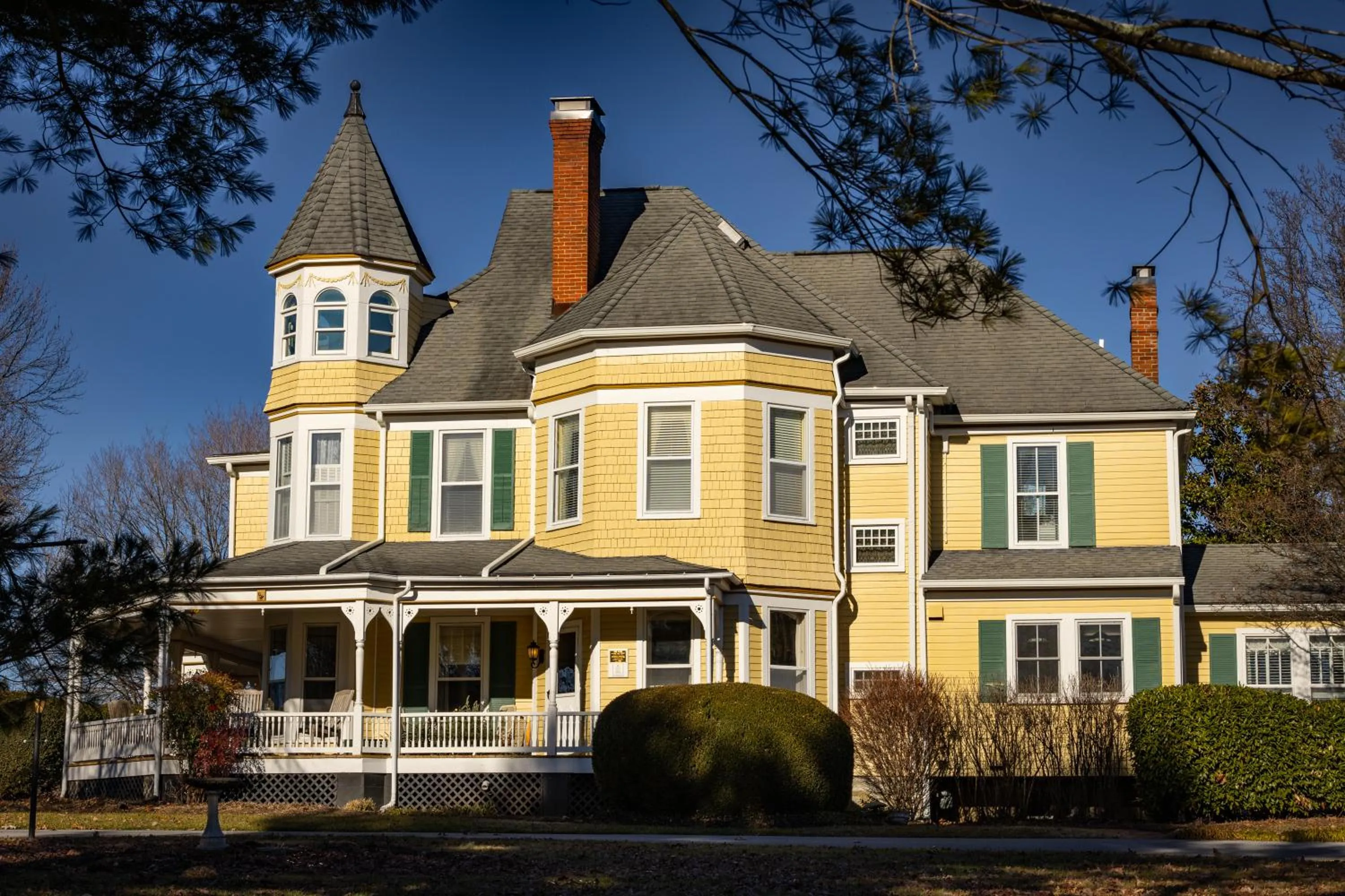 The Oaks Victorian Inn