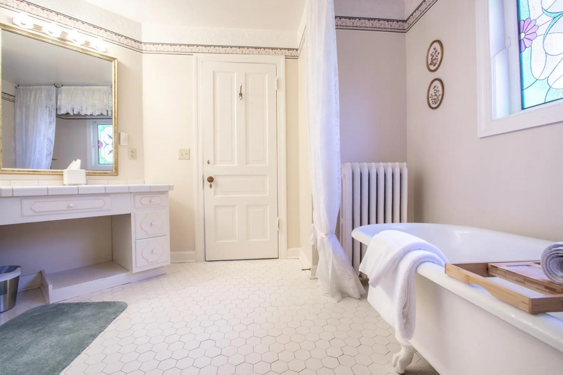 The Oaks Victorian Inn