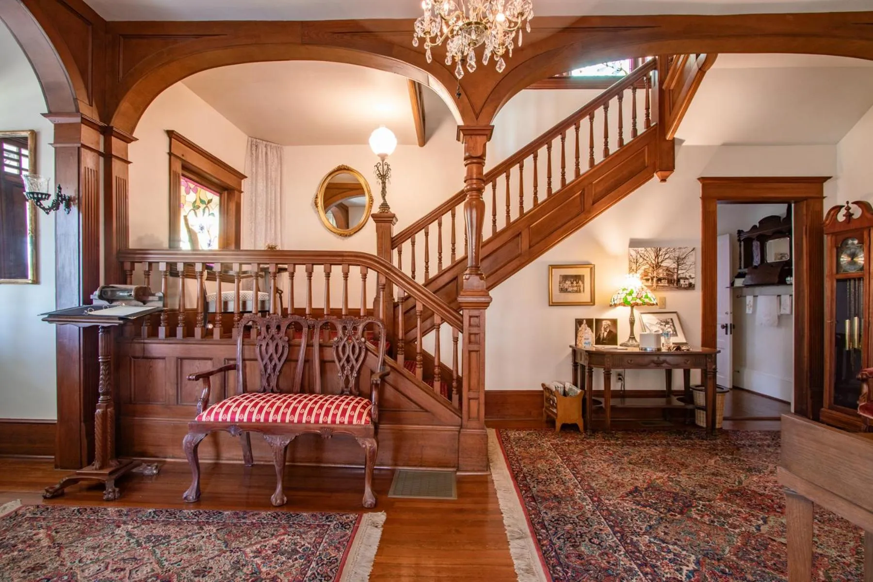 The Oaks Victorian Inn