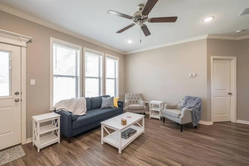 Living room in Home sweet home- great access to hospitals and everything