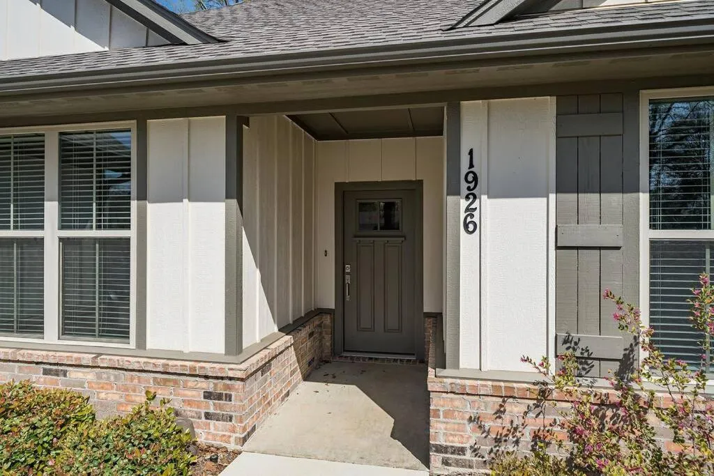 Home sweet home- great access to hospitals and everything