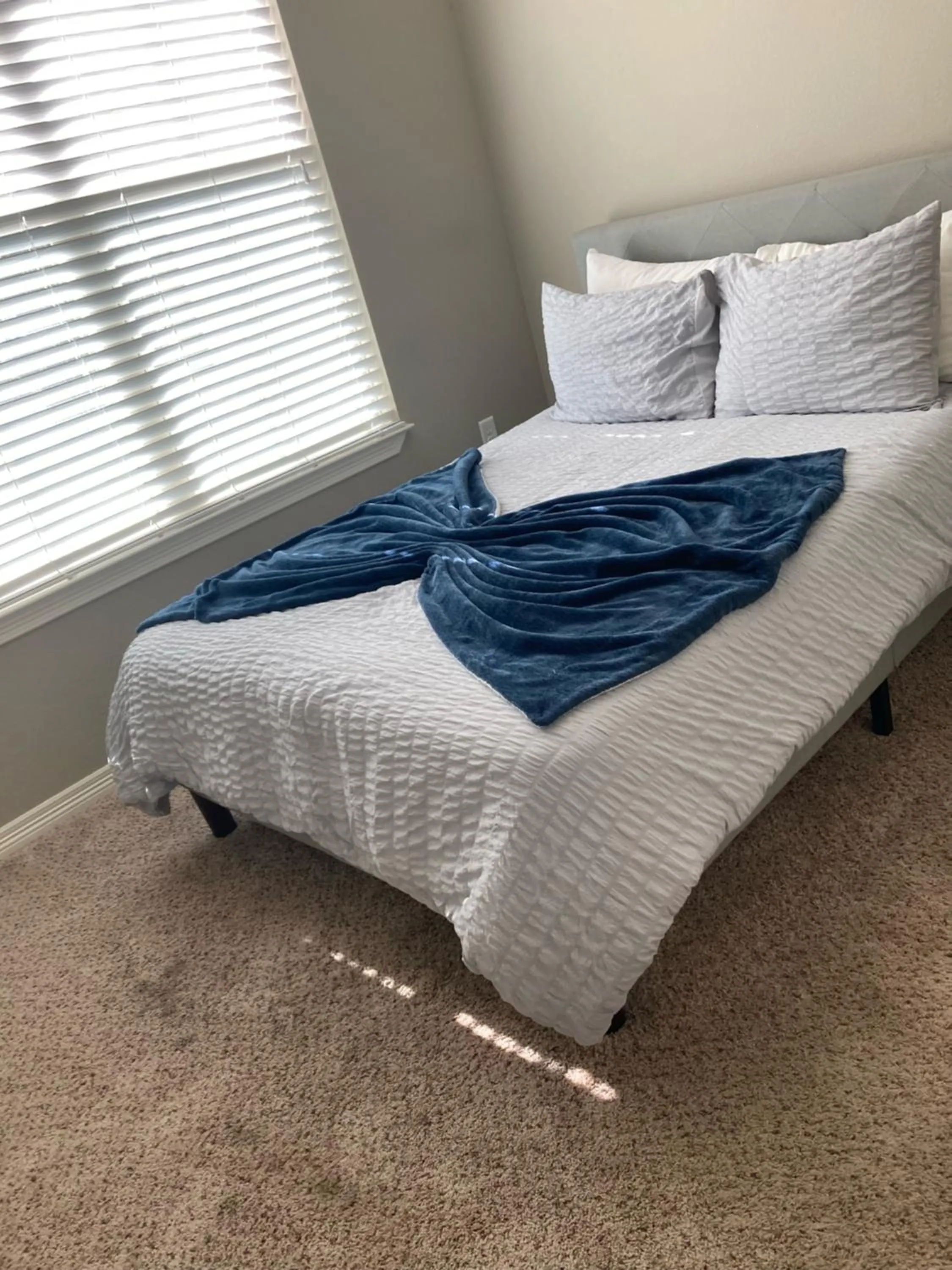 Bed in Home sweet home- great access to hospitals and everything