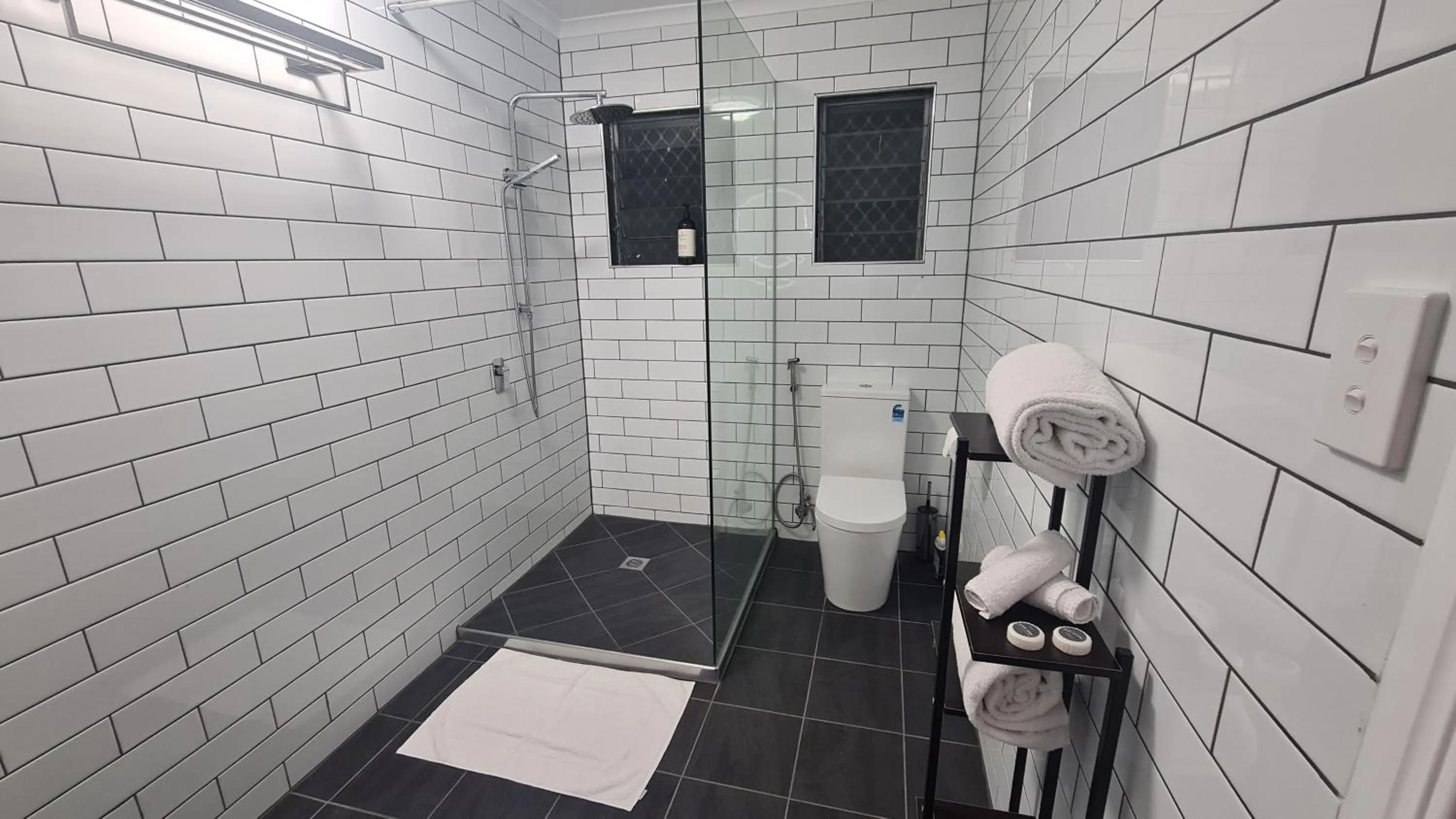 Shower in Emthree Seaside Apartments