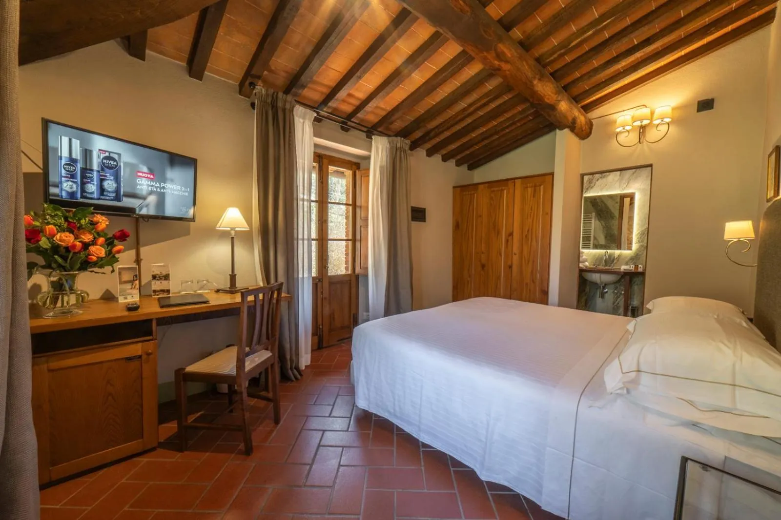 Photo of the whole room, Bed in Ultimo Mulino Country Hotel