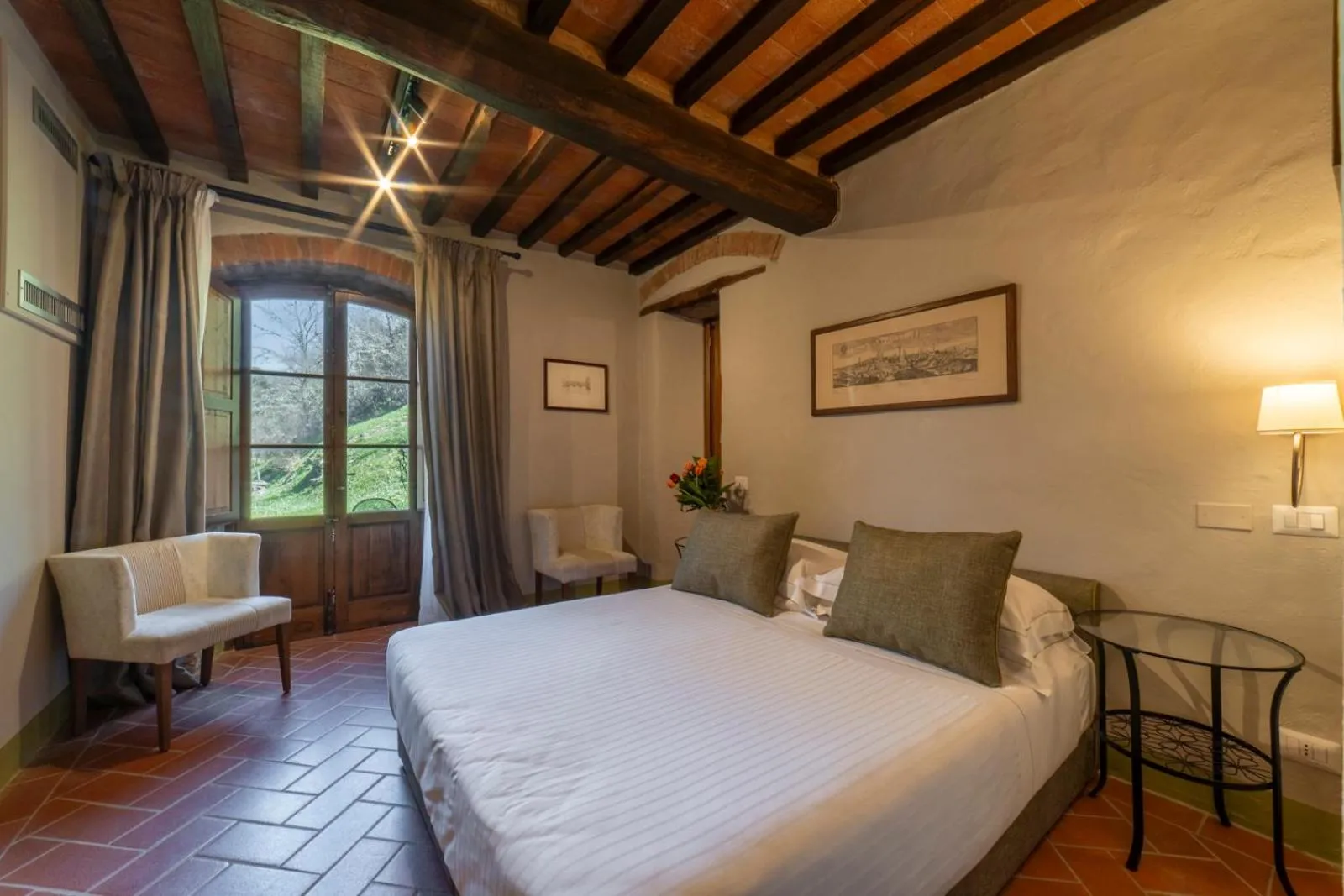 View (from property/room), Bed in Ultimo Mulino Country Hotel