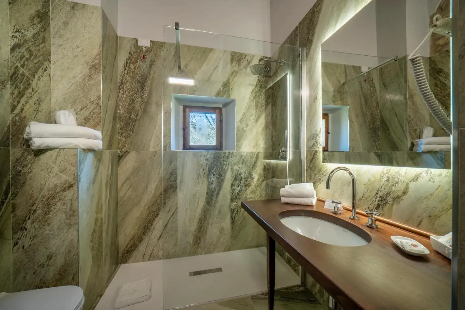 Bathroom in Ultimo Mulino Country Hotel Bathroom in Ultimo Mulino Country Hotel