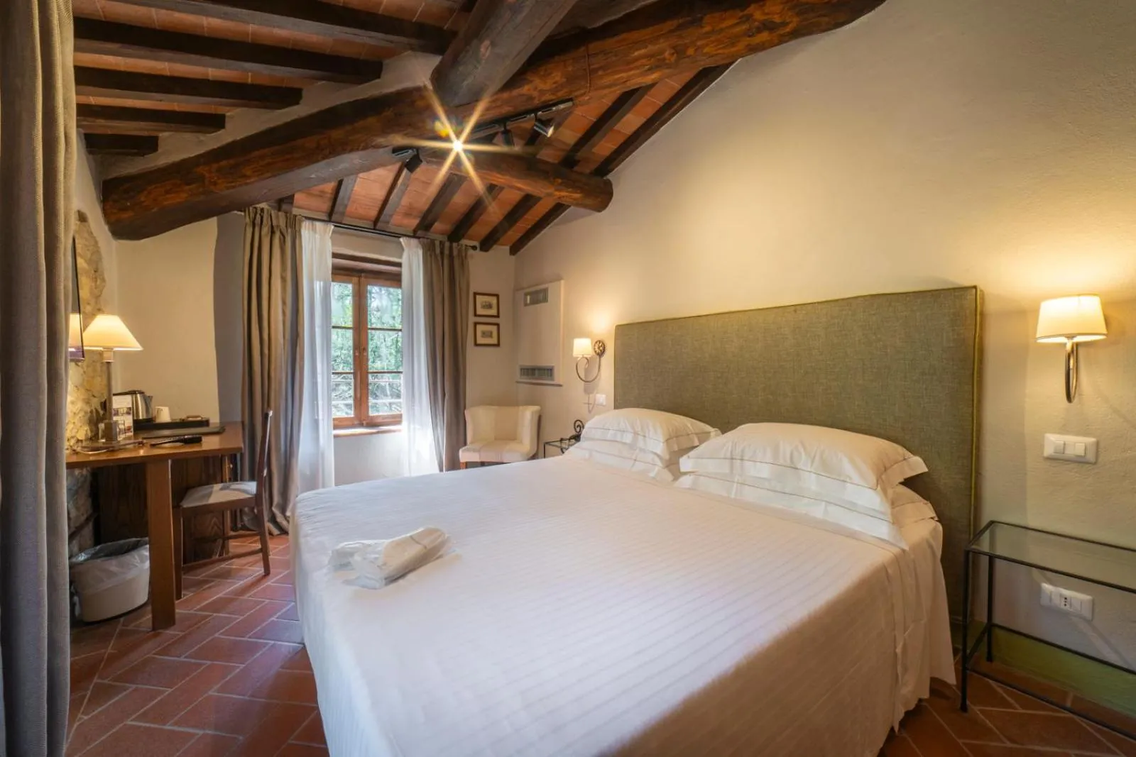 Bedroom, Bed in Ultimo Mulino Country Hotel