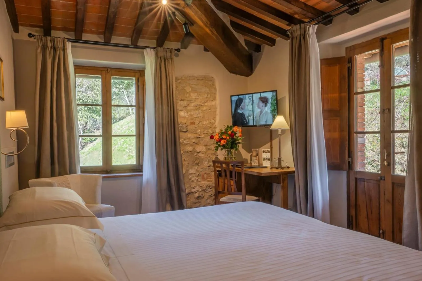 Photo of the whole room, Bed in Ultimo Mulino Country Hotel