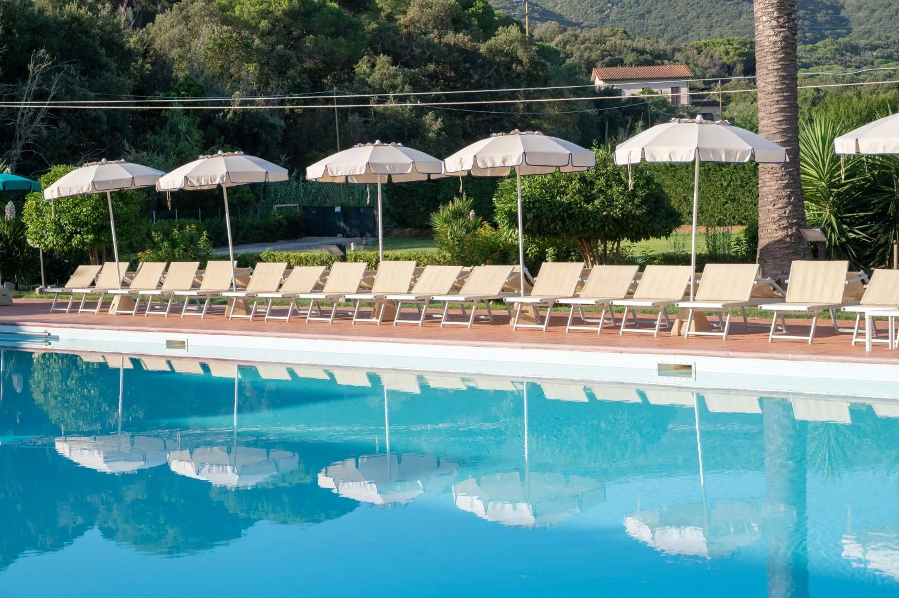 Swimming pool in Hotel Le Acacie