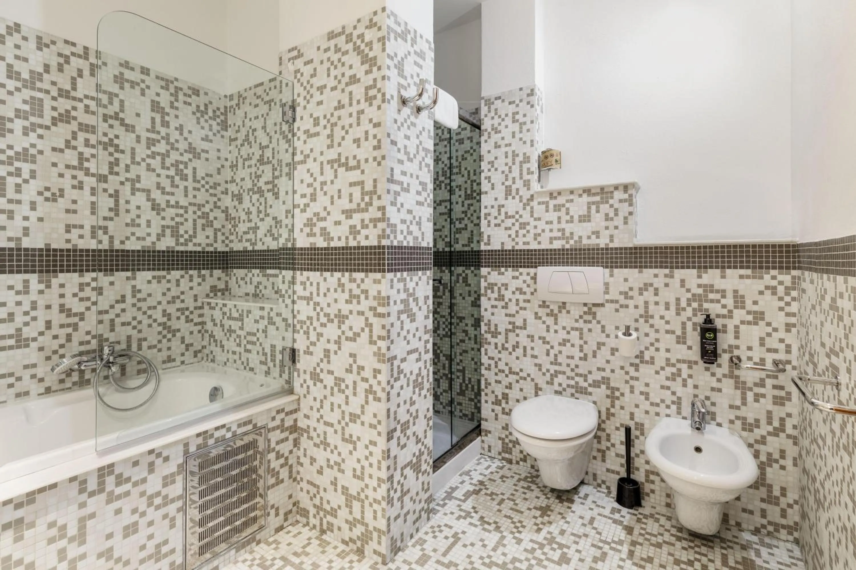 Bathroom in B&B Hotel Modena