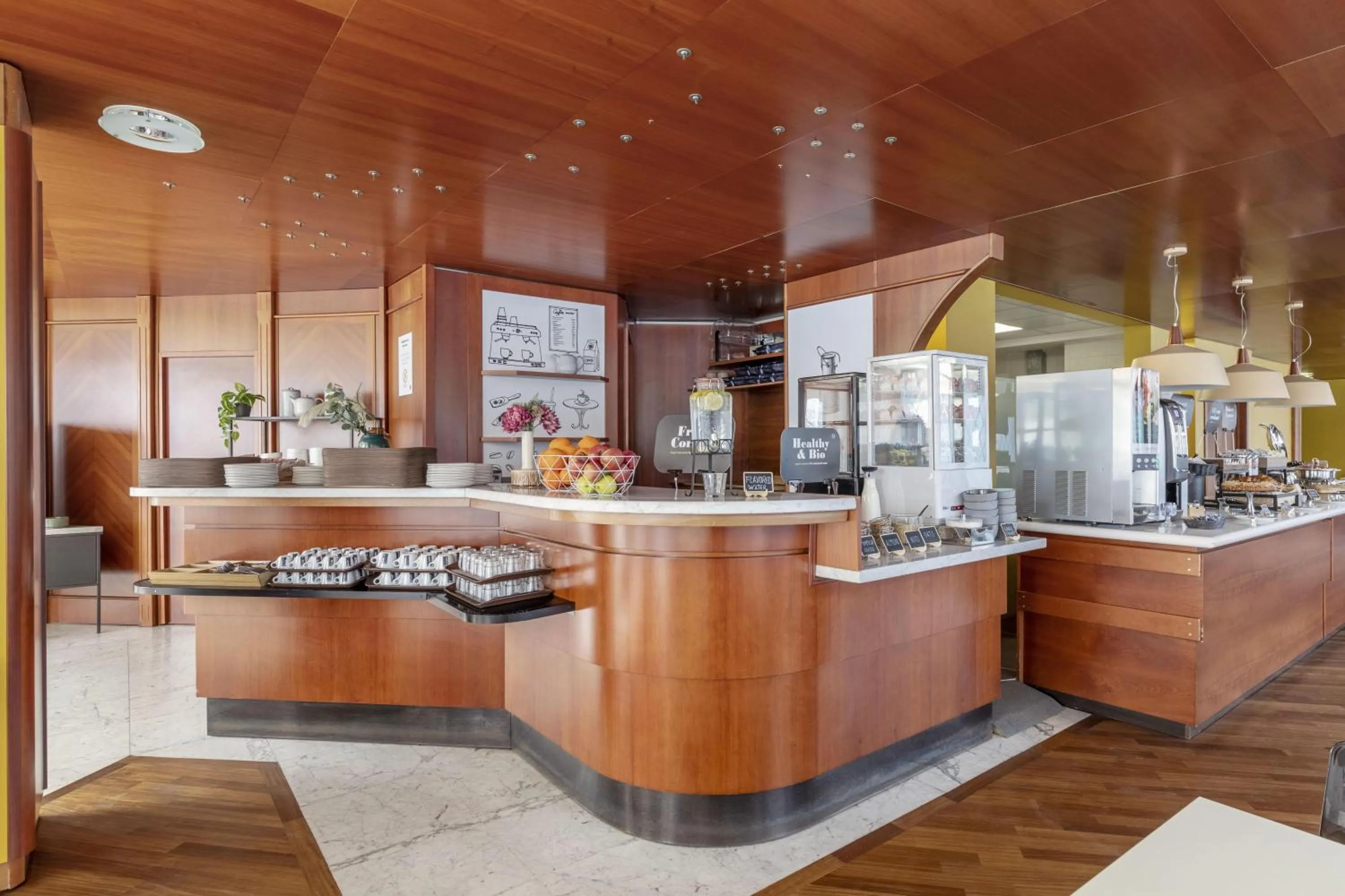 Lounge or bar in B&B Hotel Modena