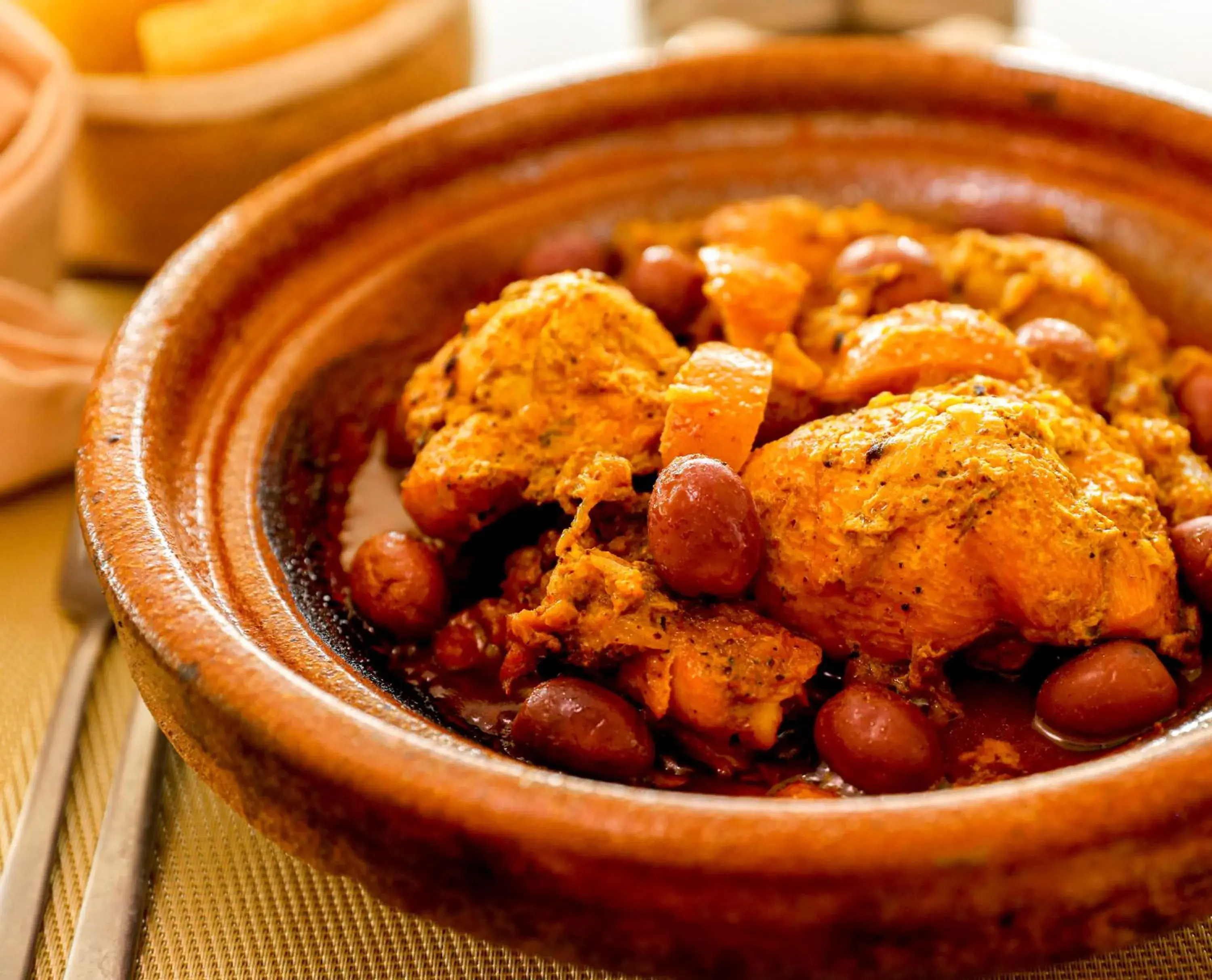 Restaurant/places to eat in SUMAHAN SUITES & SPA Restaurant/places to eat in SUMAHAN SUITES & SPA