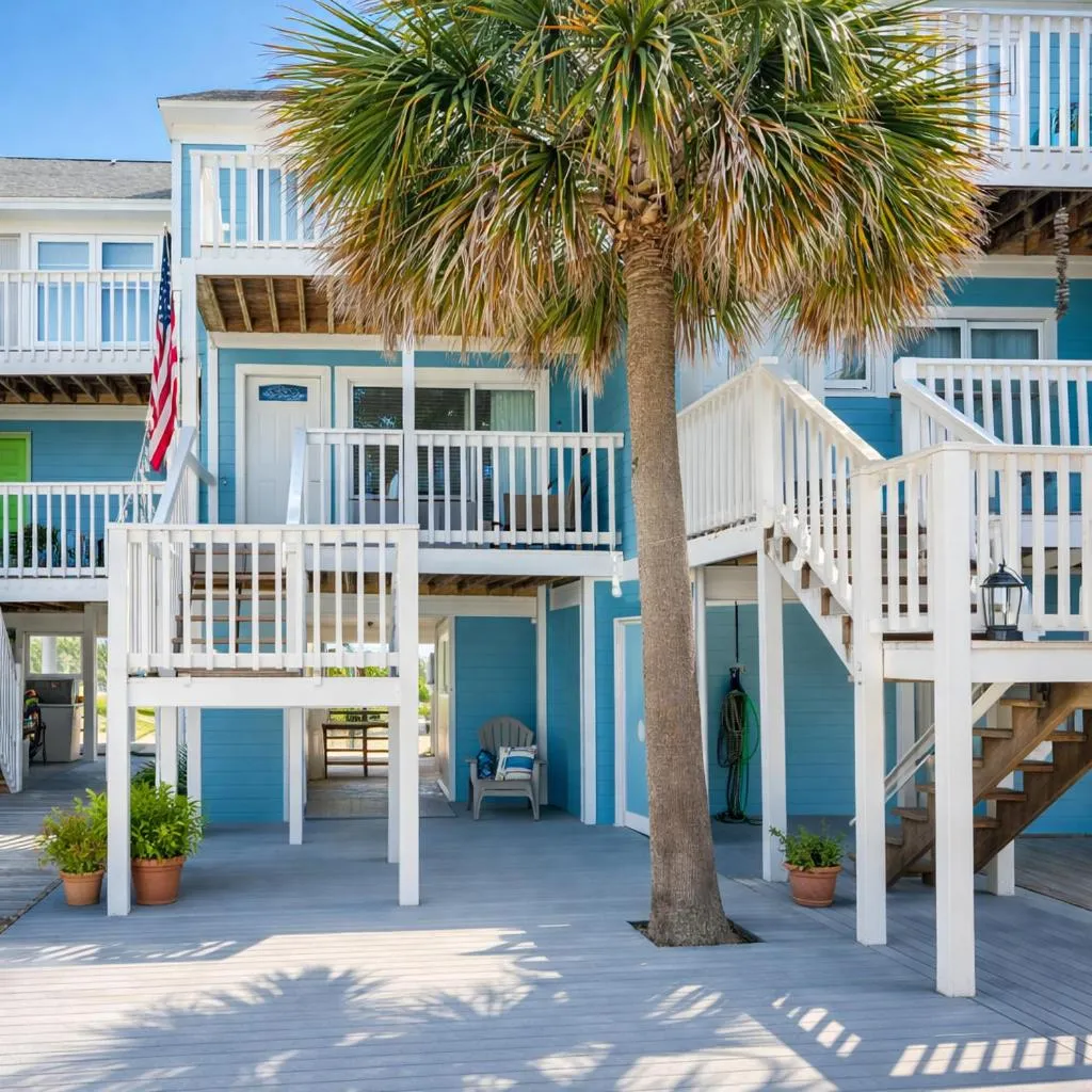 Waterfront Home, Short Walk to Beach, Deck/Balcony