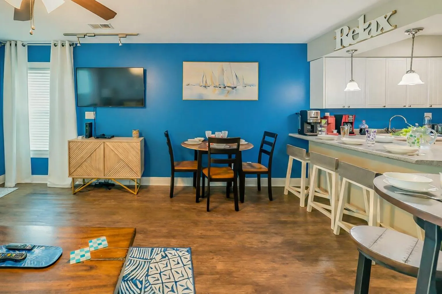 Waterfront Home, Short Walk to Beach, Deck/Balcony
