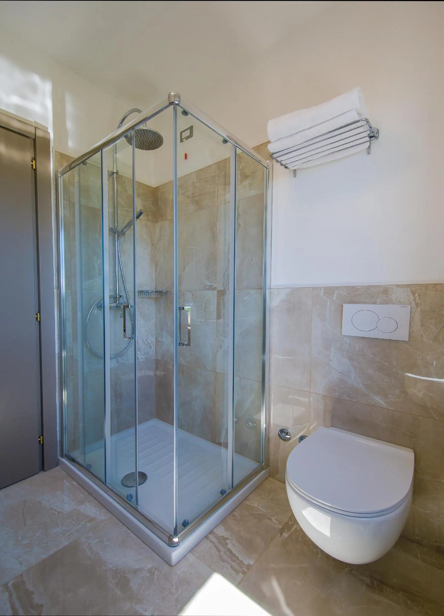 Shower in Hotel Lidò