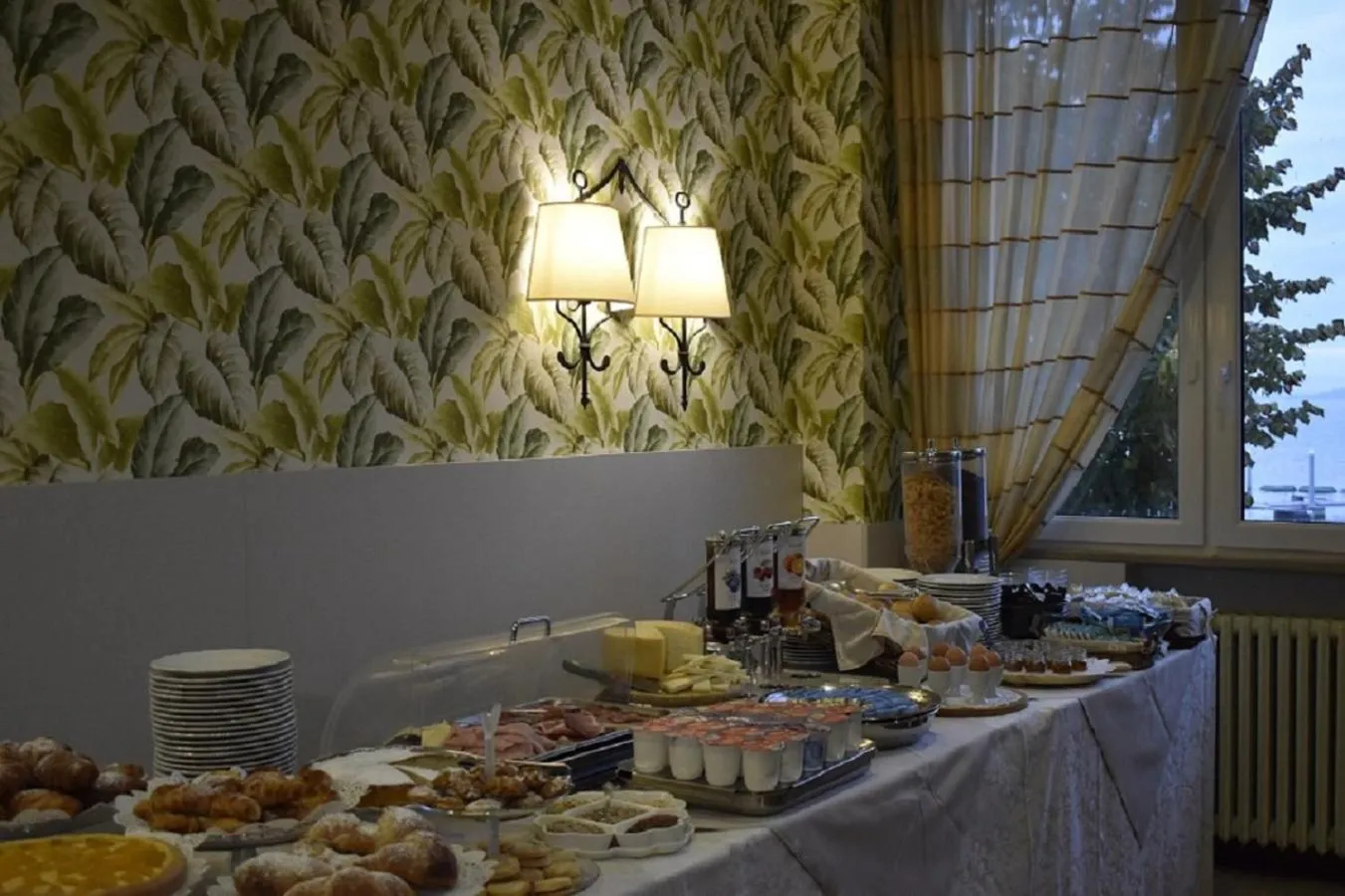 Buffet breakfast in Hotel Lidò