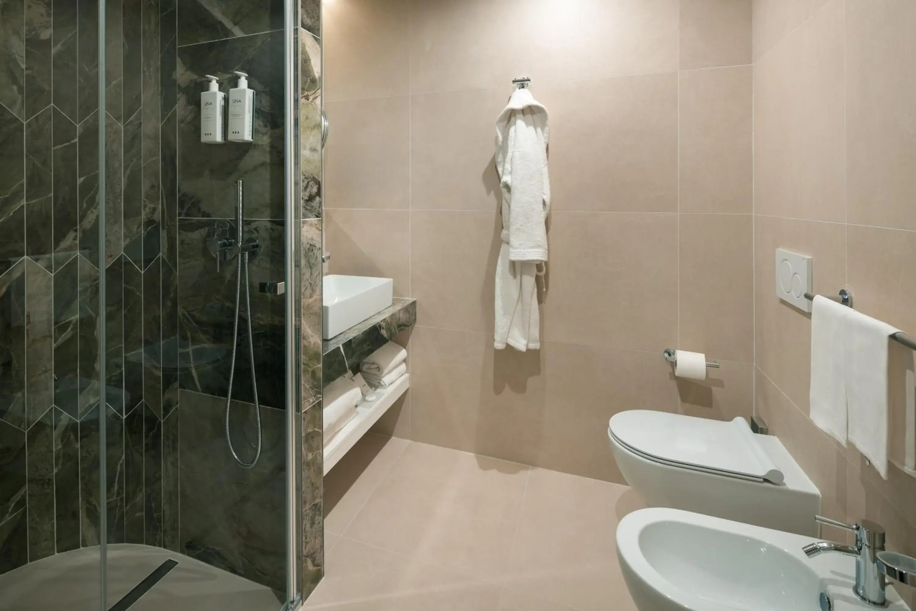 Bathroom in UNA Hotels Forte Dei Marmi Bathroom in UNA Hotels Forte Dei Marmi