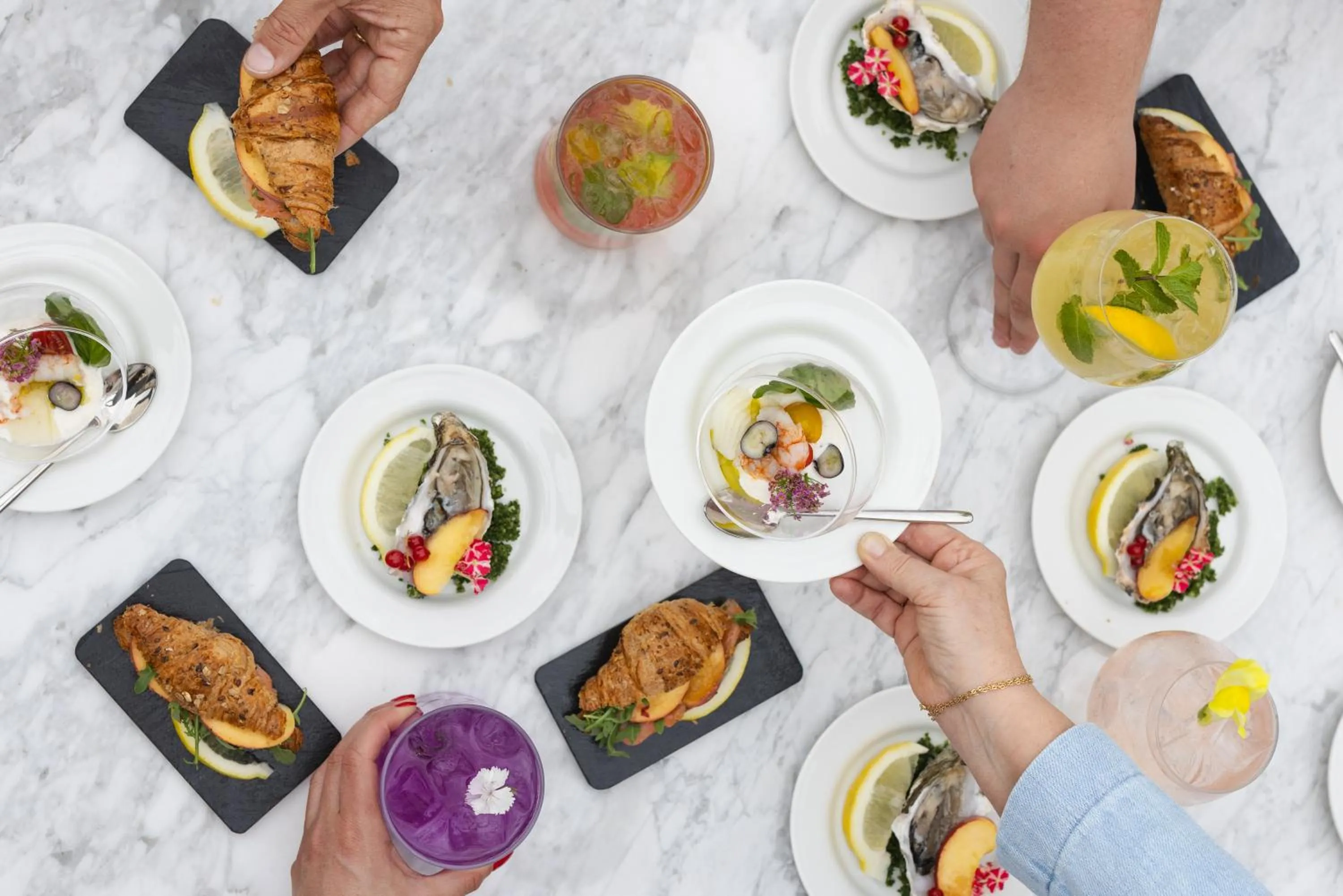 Lounge or bar in UNAWAY Hotel Forte Dei Marmi