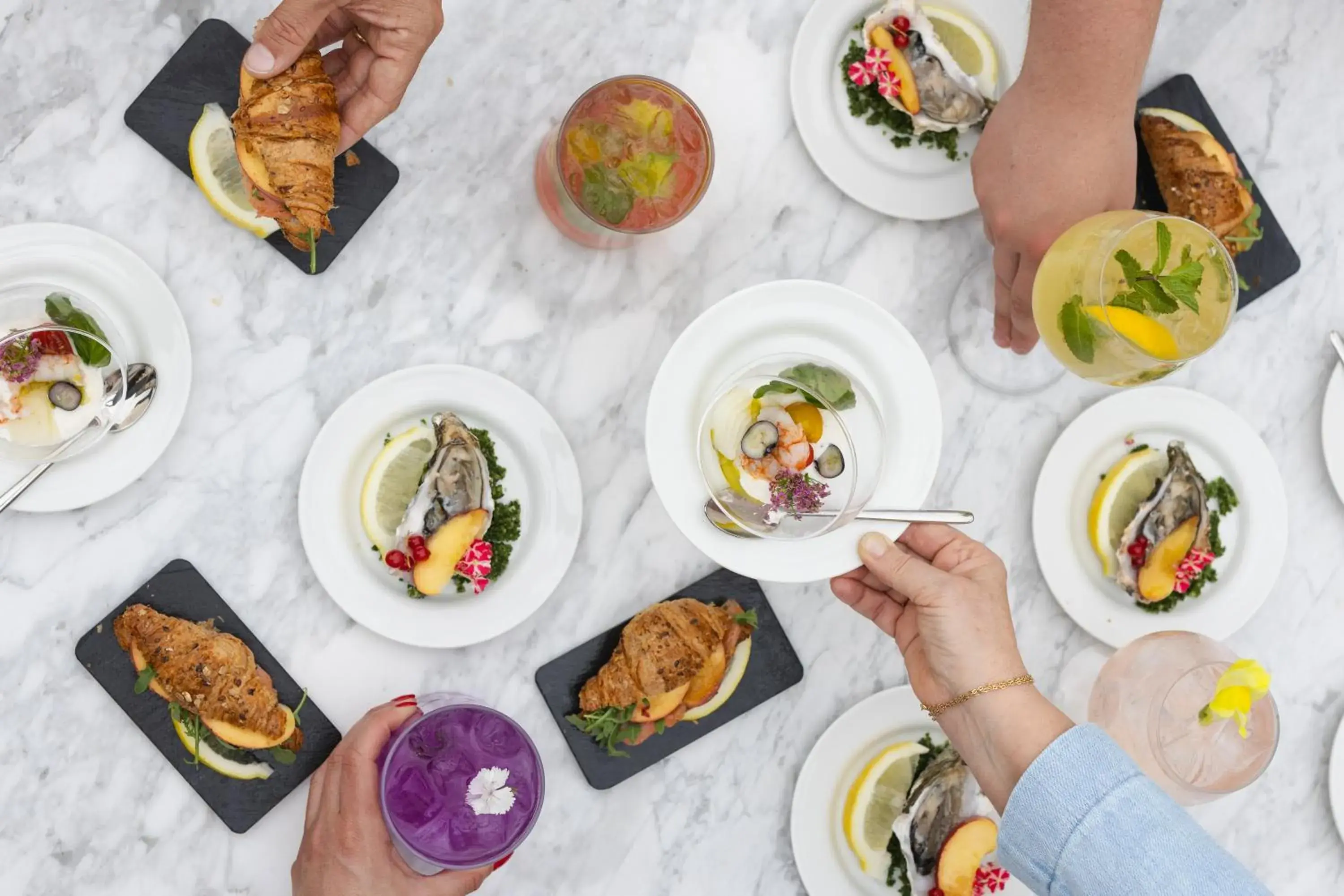 Lounge or bar in UNAWAY Hotel Forte Dei Marmi Lounge or bar in UNAWAY Hotel Forte Dei Marmi