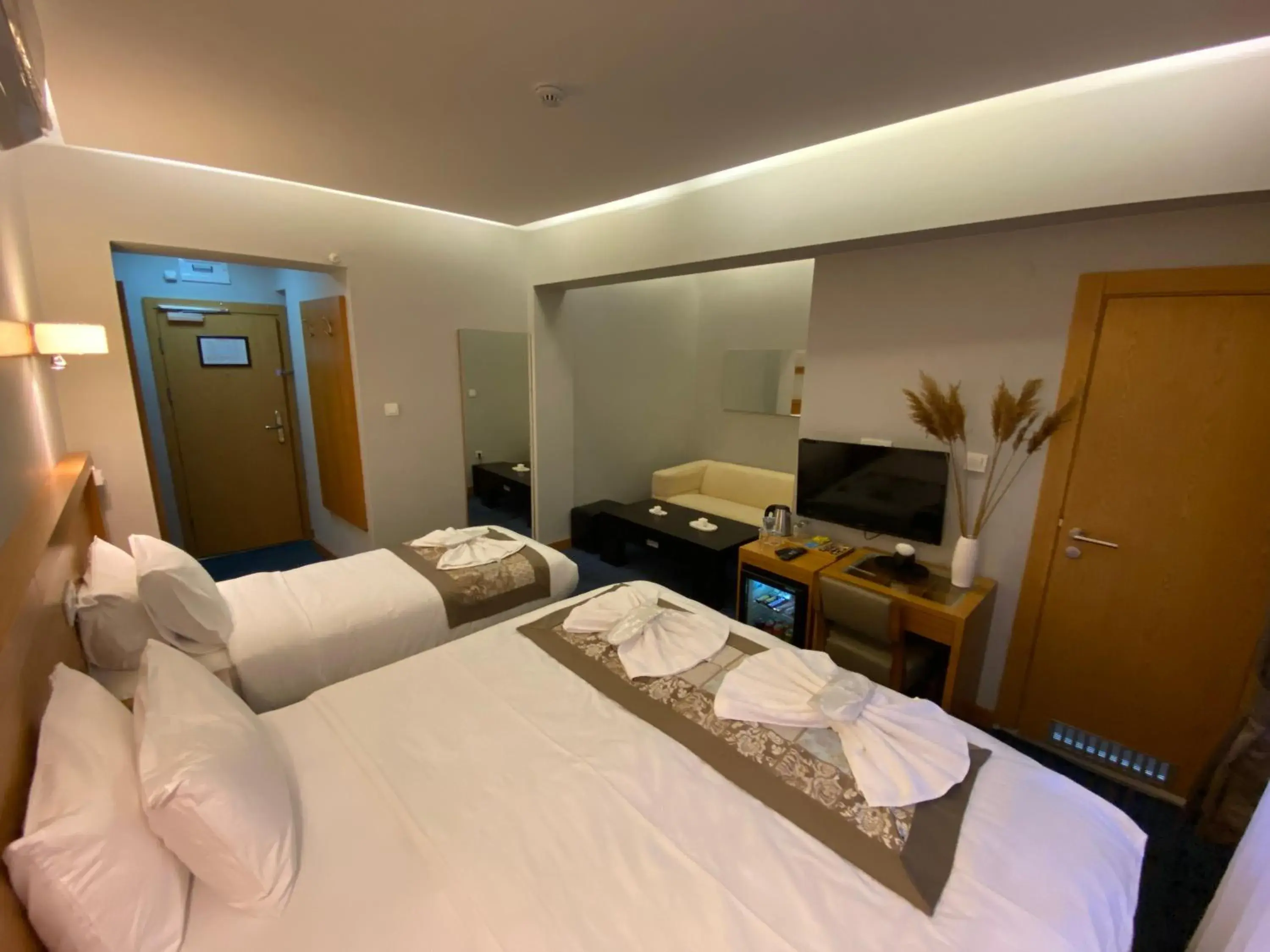 Communal lounge/ TV room, Bed in Won Plaza Communal lounge/ TV room, Bed in Won Plaza