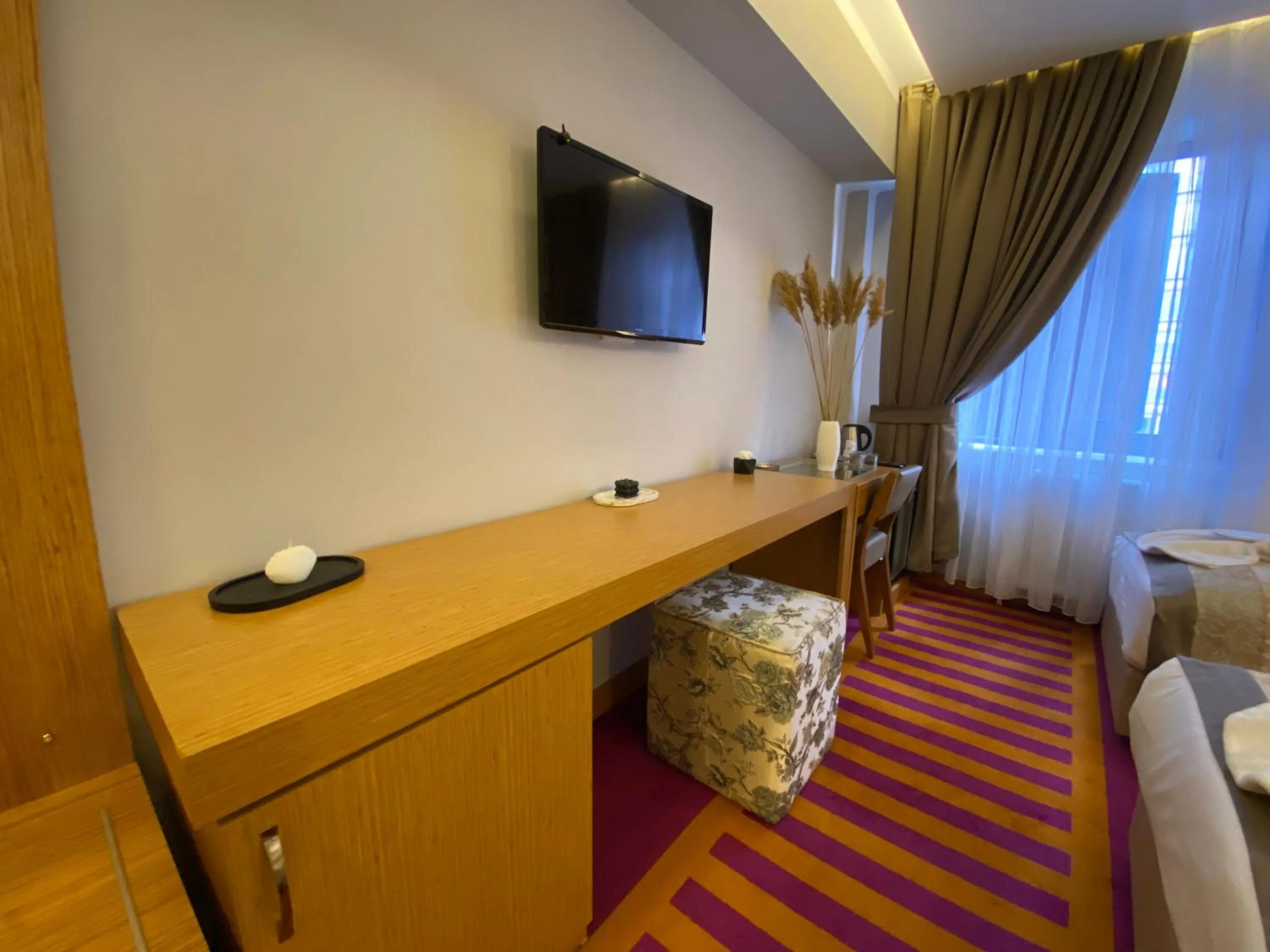 Communal lounge/ TV room in Won Plaza