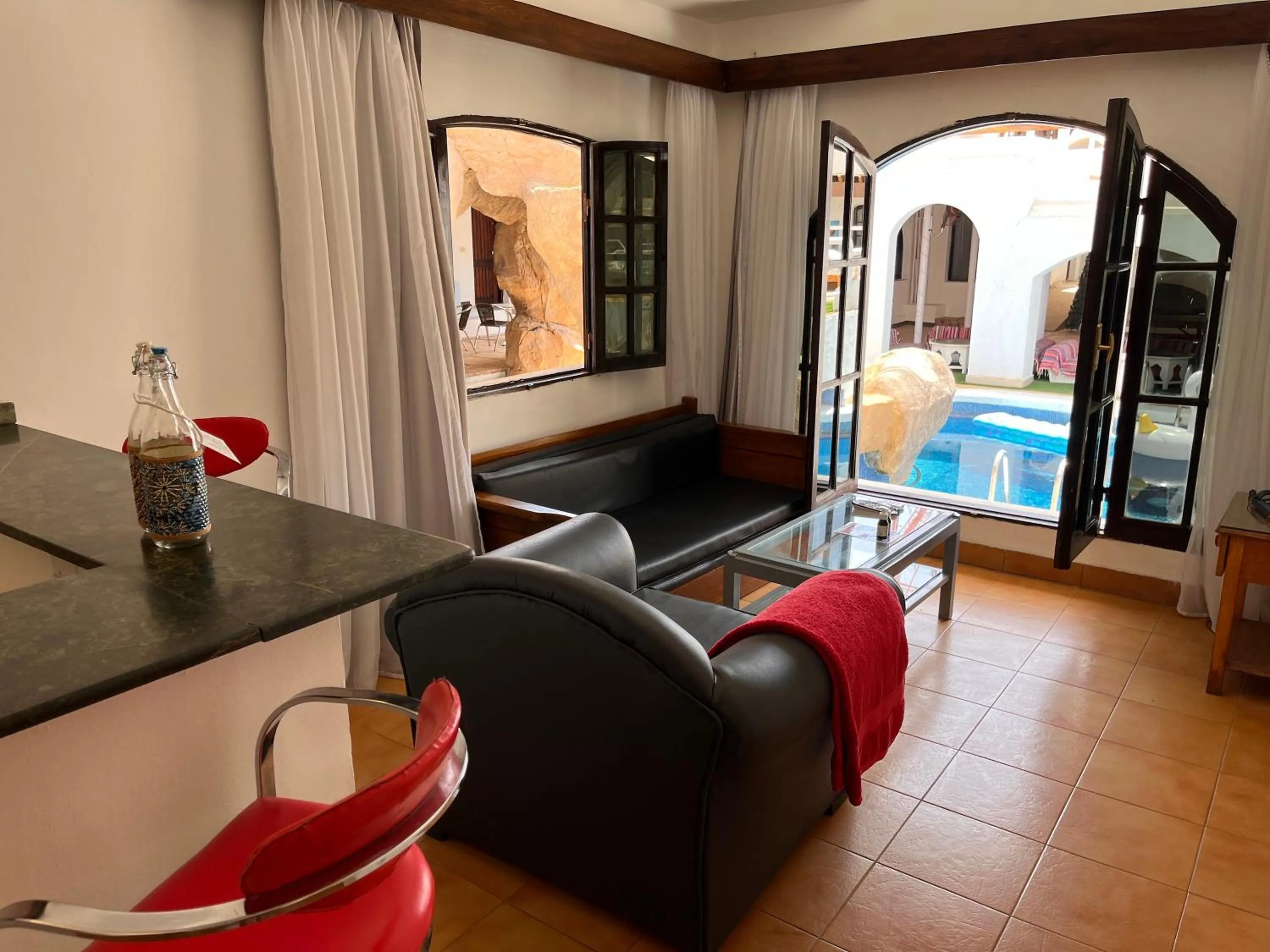 oven in Sanafir Hotel - El Pacha Suites Sharm - Adults Only