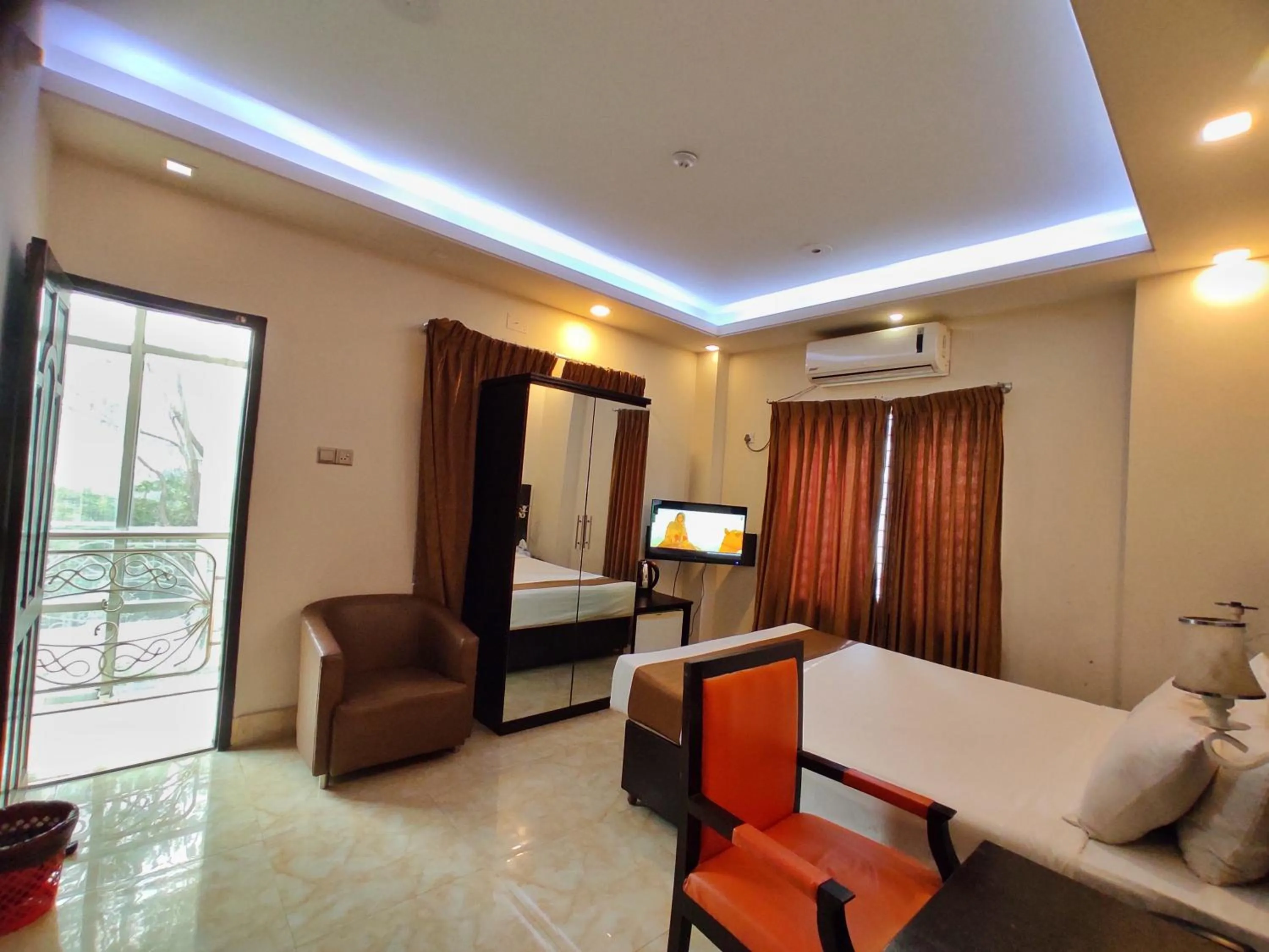 Bed in Hotel Gulshan Lake View