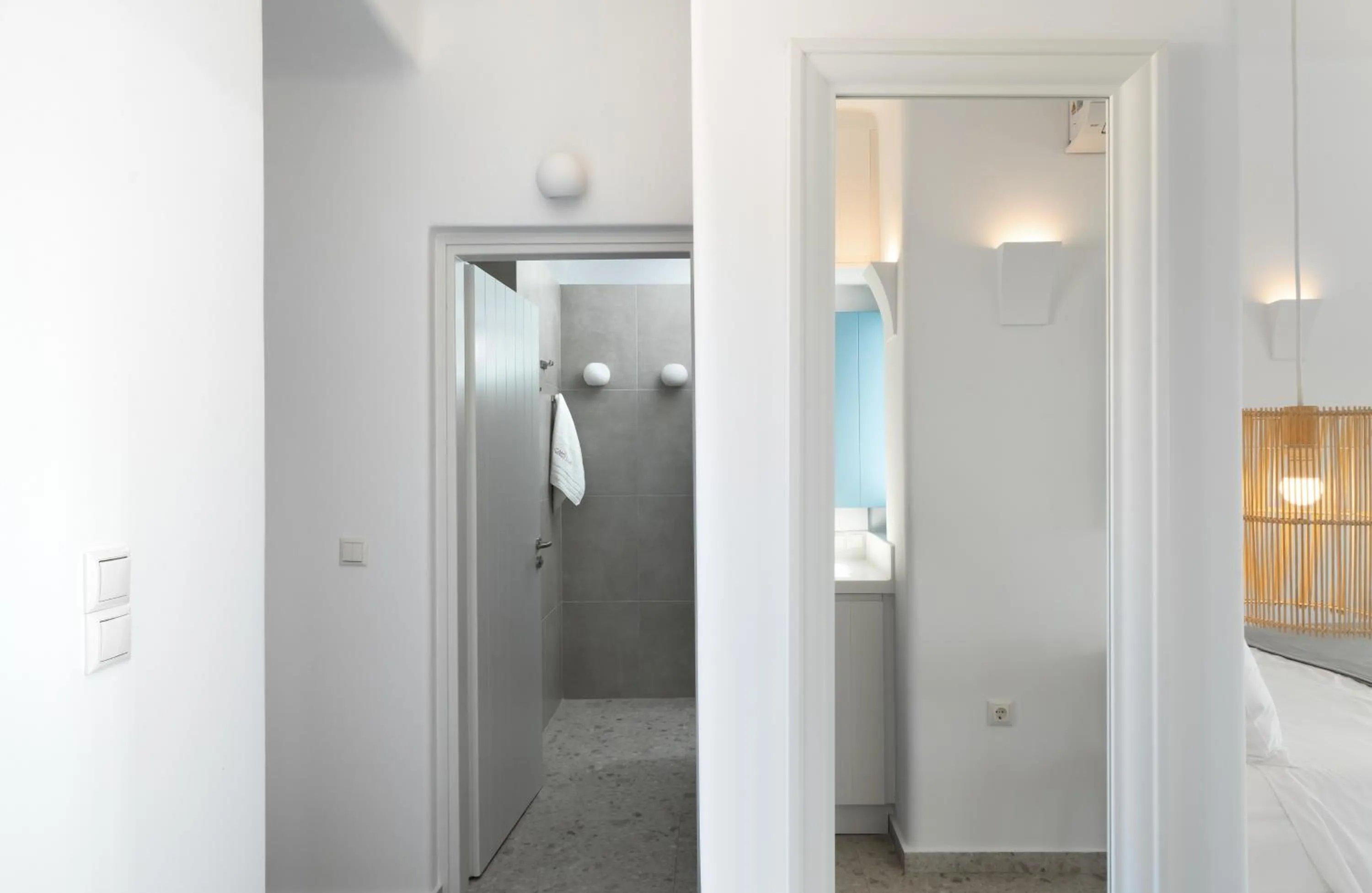 Bathroom, Bed in Camvillia Donoussa Village Suites