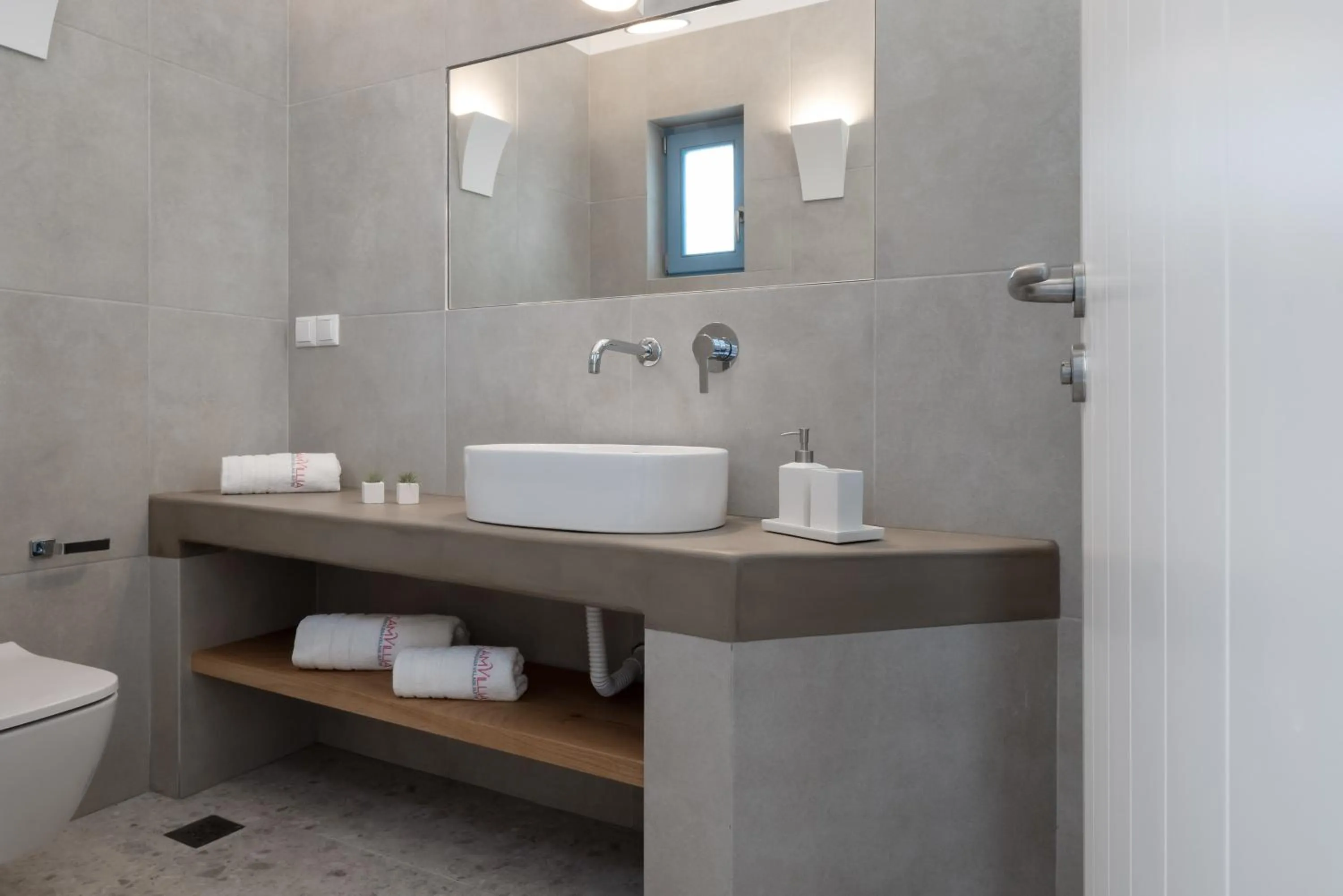 Bathroom in Camvillia Donoussa Village Suites